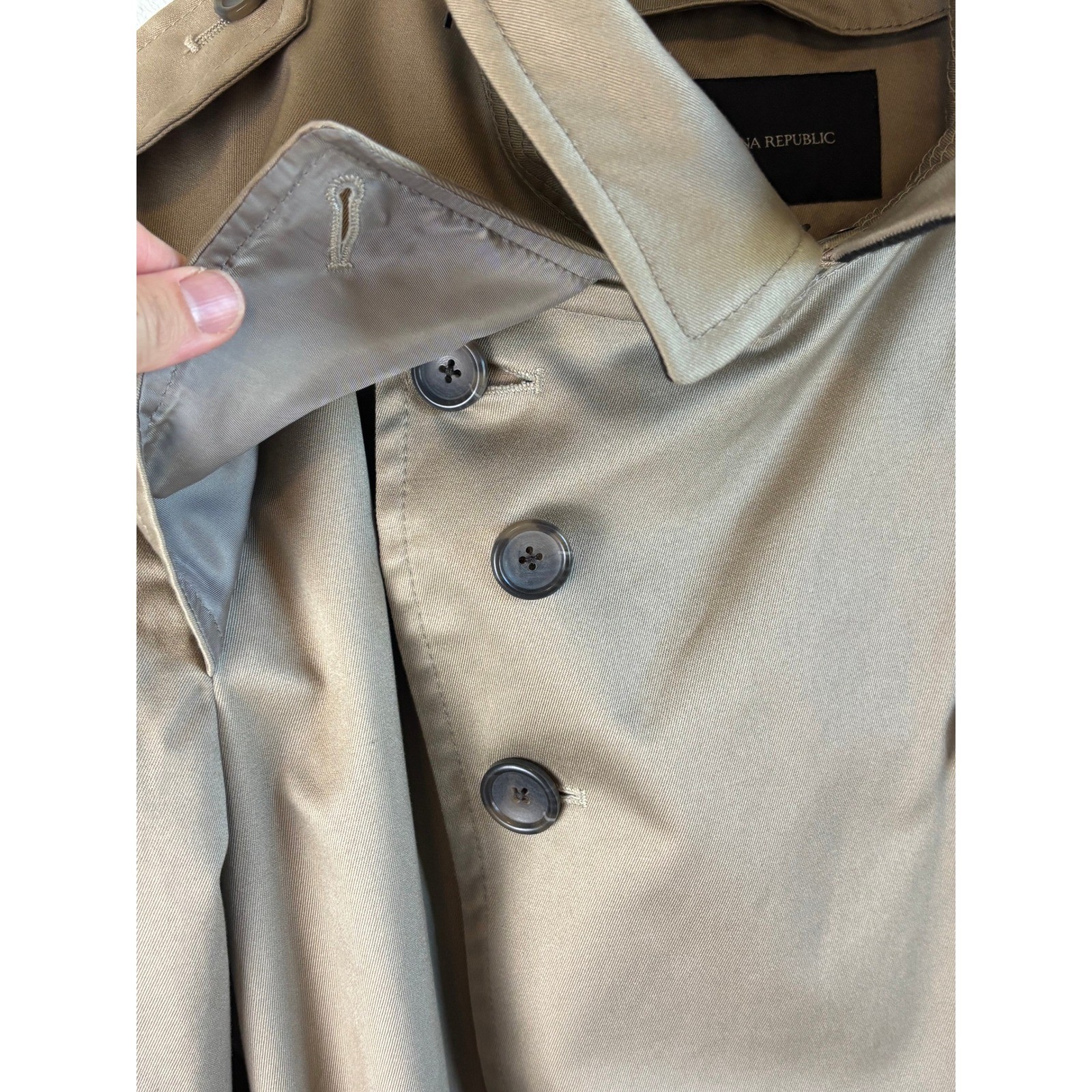 Banana Republic Trench Coat Tan Khaki Double Breasted Belted Classic Preppy Chic