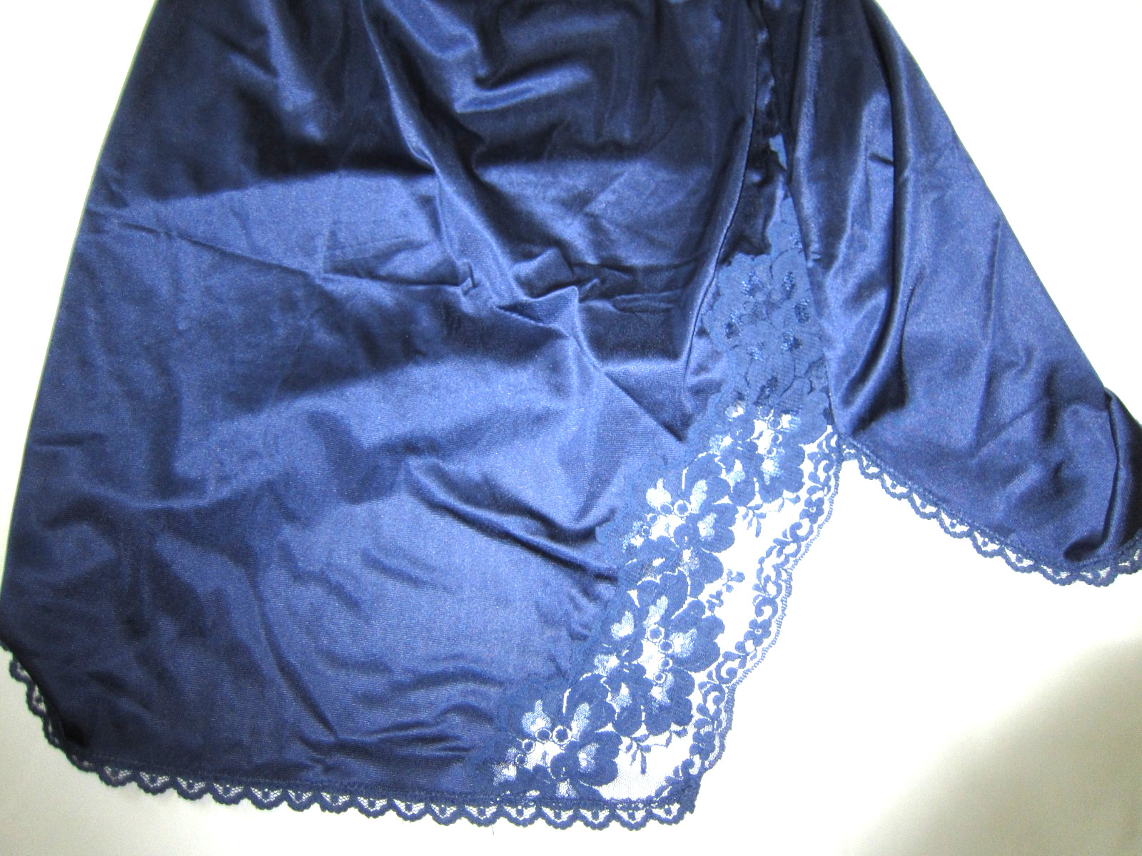 VINTAGE Body Lites For JC Penney SATIN SLIT Floral Lace NYLON Silky Half Slip M