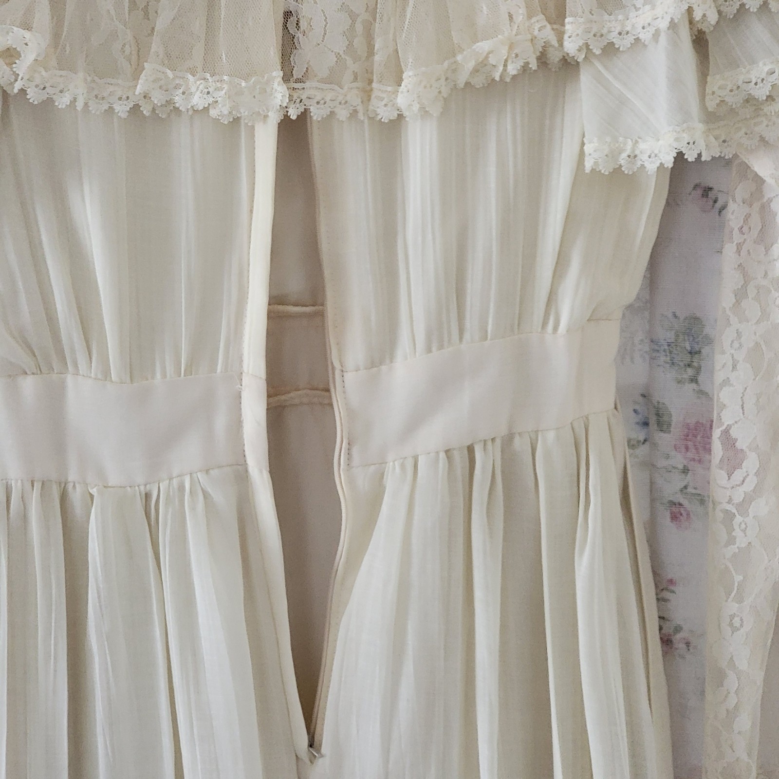 Gunne Sax 1970s Ivory Lace Pearl Prairie Cottage Core Victorian Wedding Dress 9