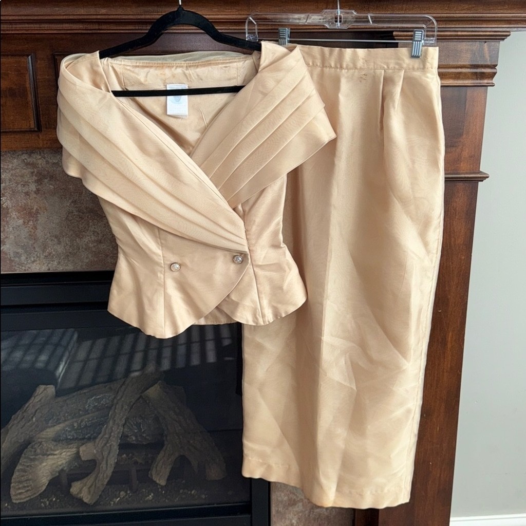 Vintage chic gold two piece Watters & Watters formal peplum top skirt set XS