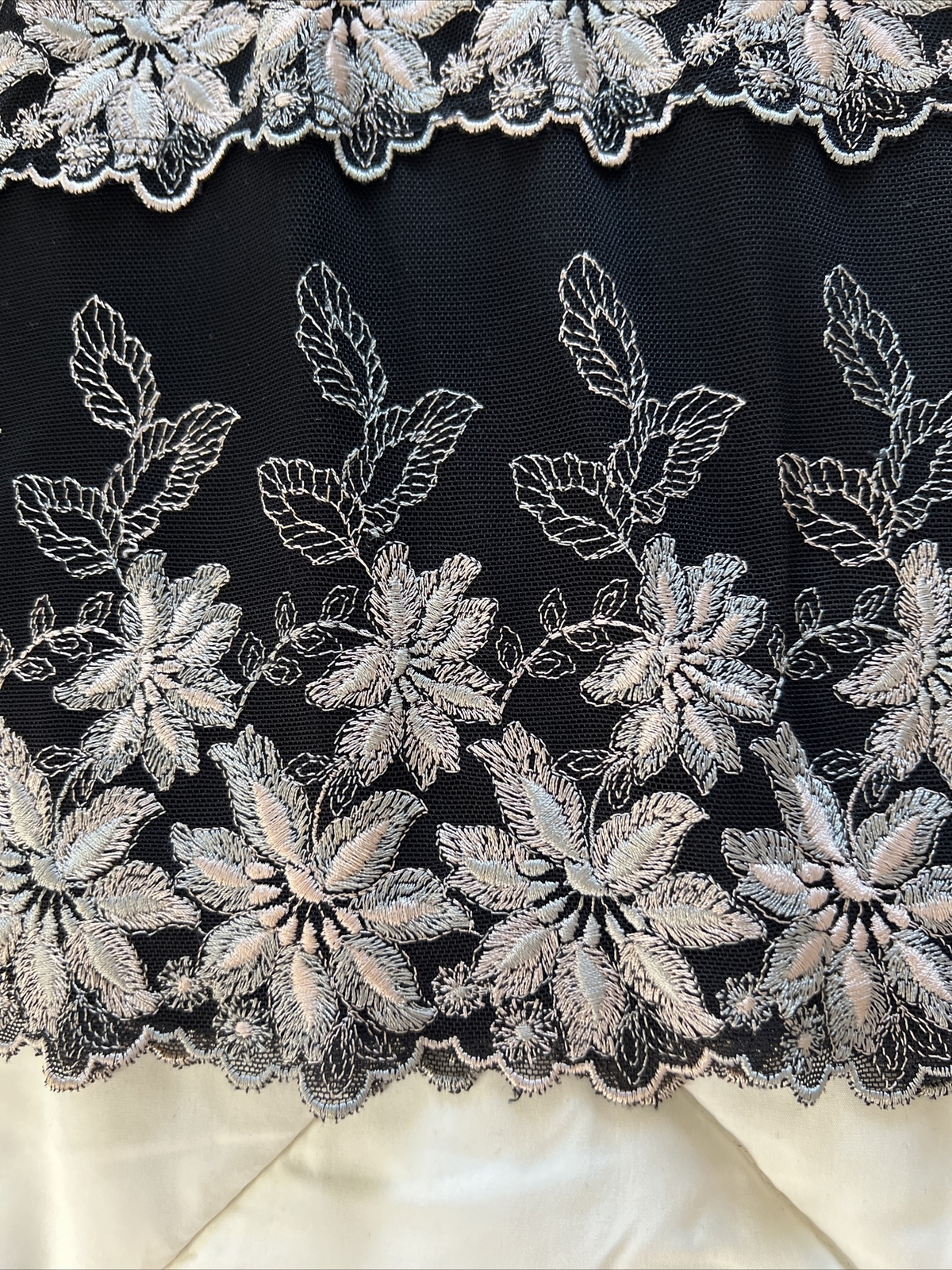Vintage Karen Kane Slip On Black With Pink Florets Embroidery Short Top XS/S