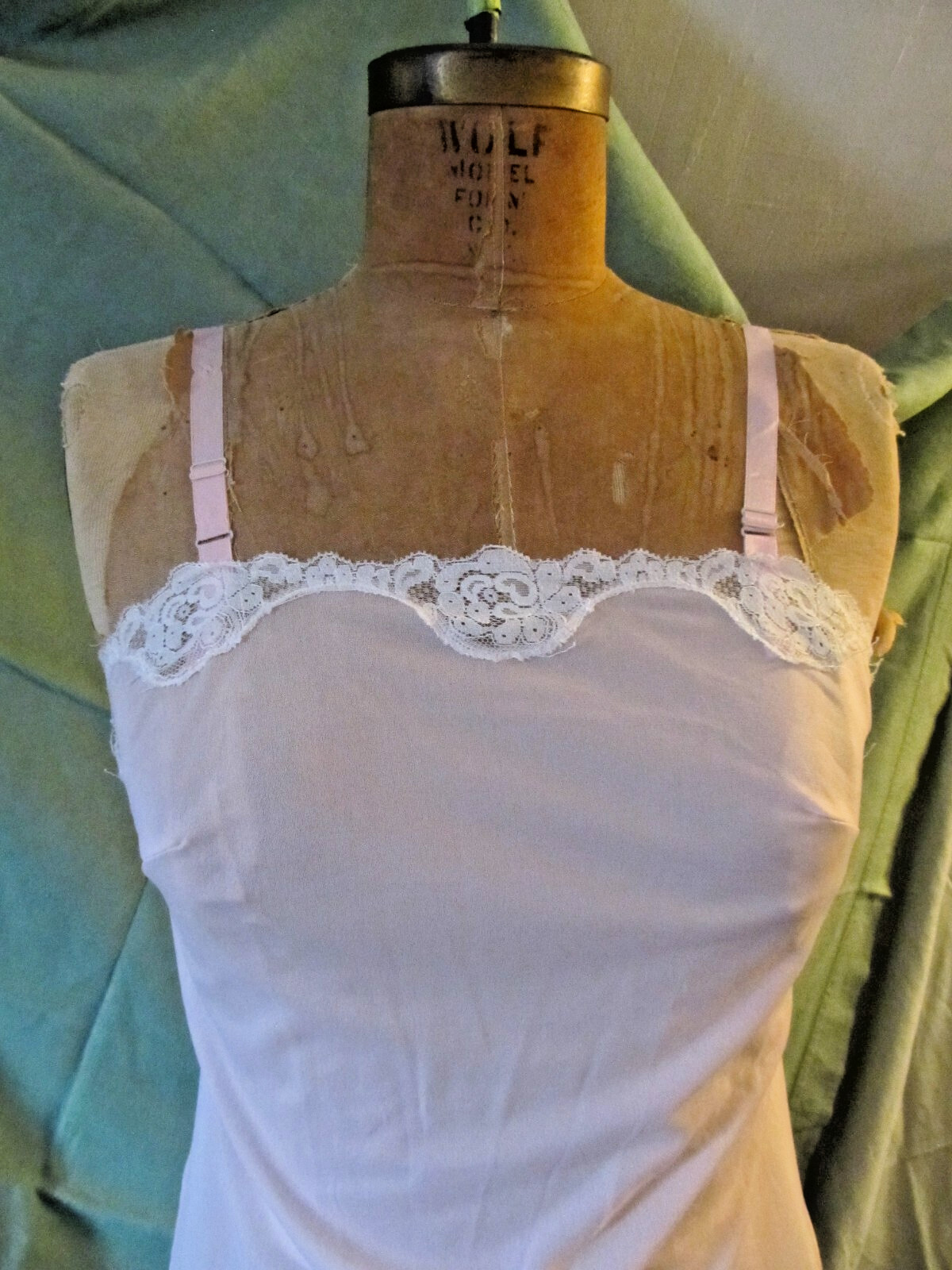 Vintage 50’s Pink & lace Nylon Sears Jr. Bazar dress slip pin-up bombshell