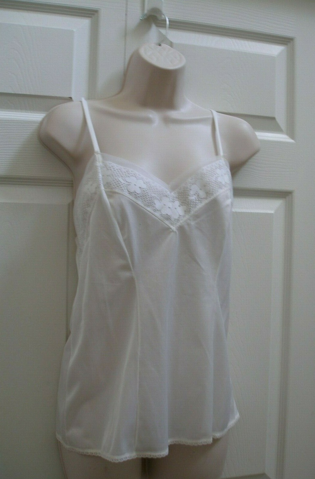 Mistra Women’s LARGE Vintage White Camisole Top Nylon Pretty Lace Trim
