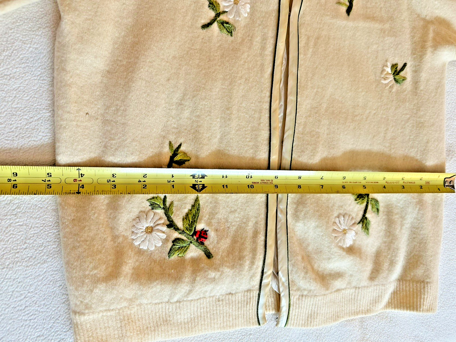 Vintage 1960’s Women’s Angora/Lambs Wool Cardigan By Atkins Hong Kong SMALL s40