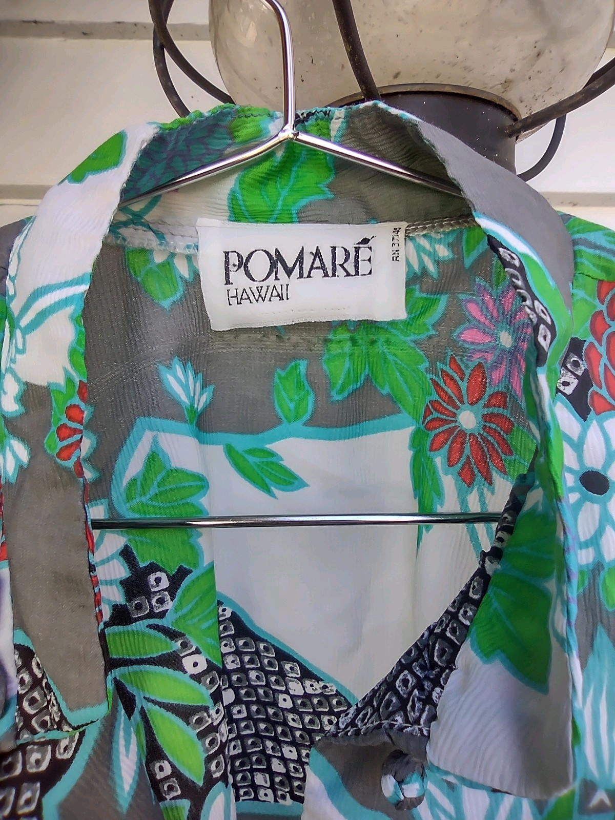 Vintage Pomare Hawaii Gray Green White Blue Floral Printed Batwing Top Blouse