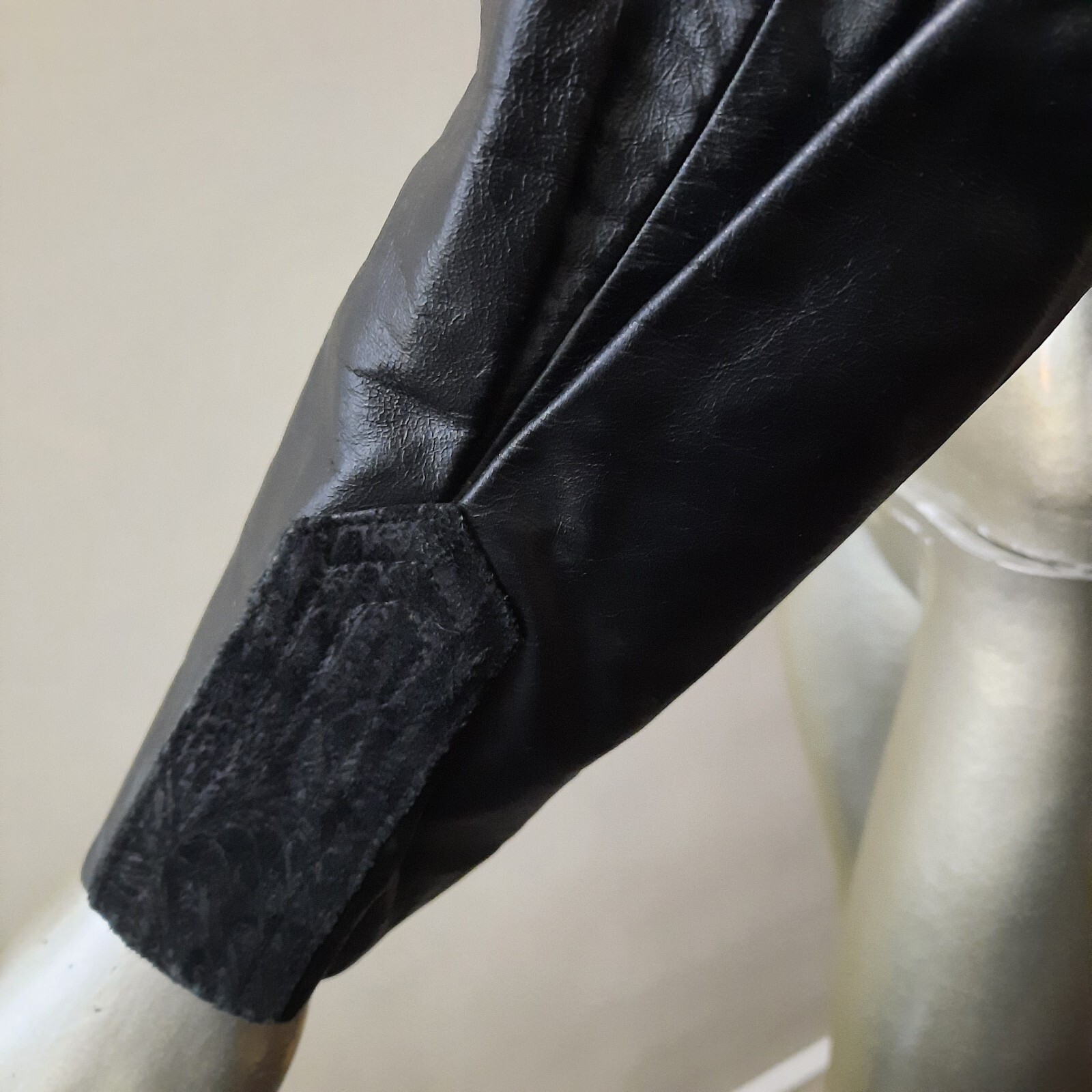 LEATHER VTG 80S DOLMAN SLEEVES SHOULDER PADS PLEATS SHORT JACKET sz M