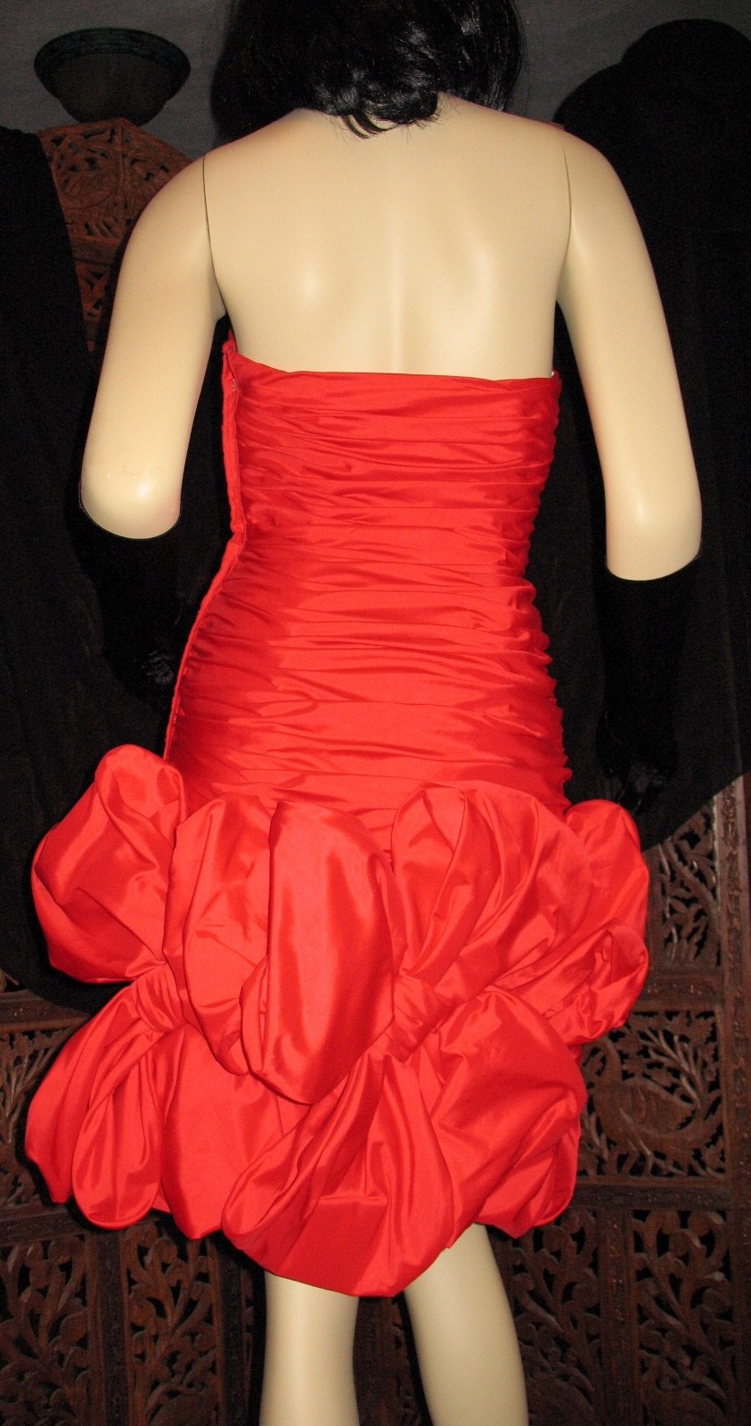 1980’s Vintage Couture Eugene Alexander Red Bow Valentine’s Day Party Dress 
