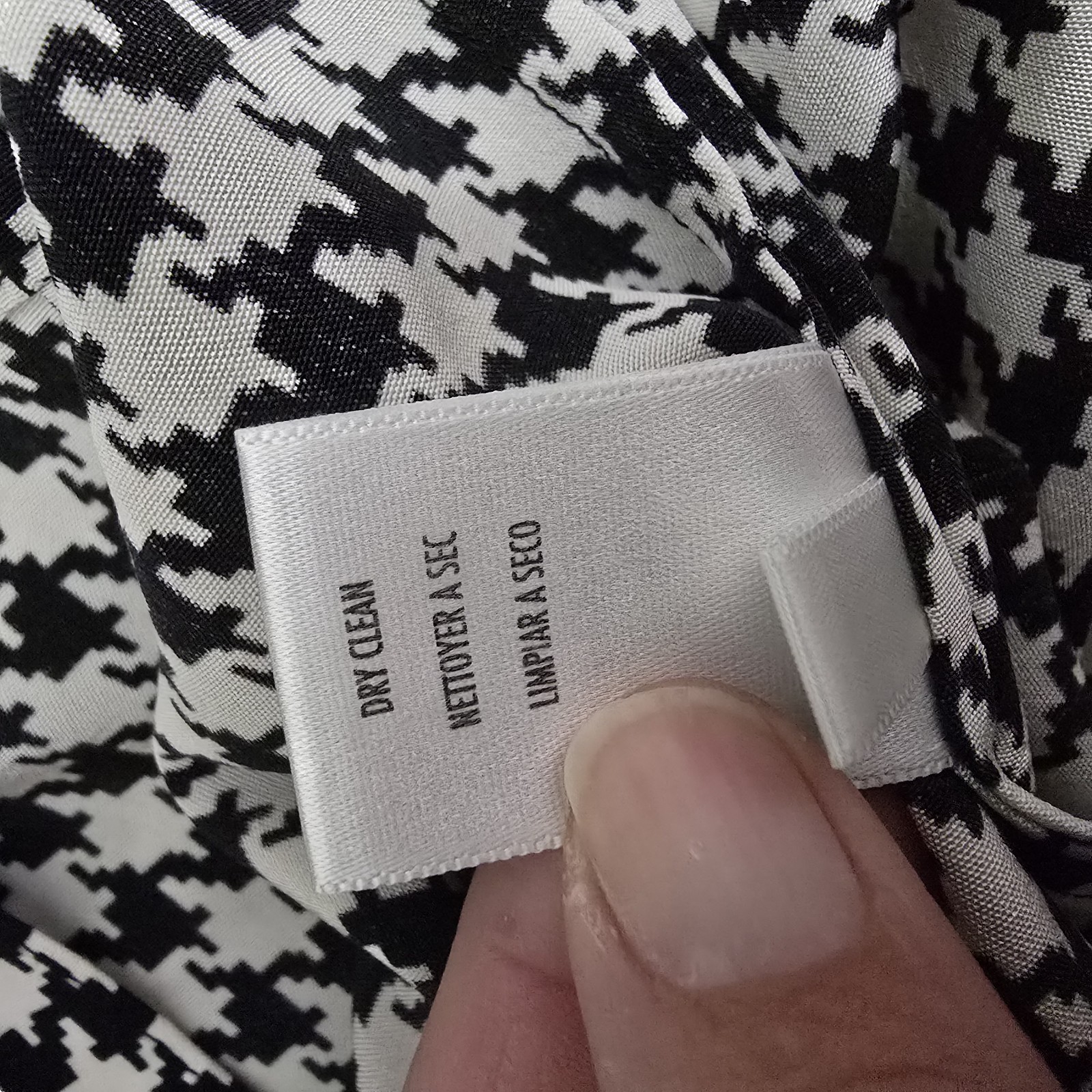 Vintage Casual Corner 90s Black & White Houndstooth Silk Button Down Size 10