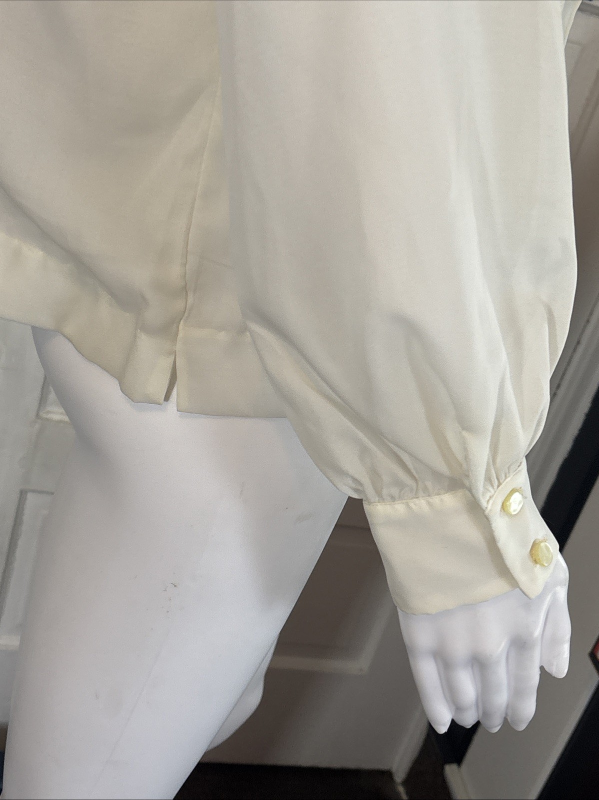 VTG 70s Women’s White Cropped Ruffle Shirt ALADDIN 36/16 Longsleeve Button Sheer