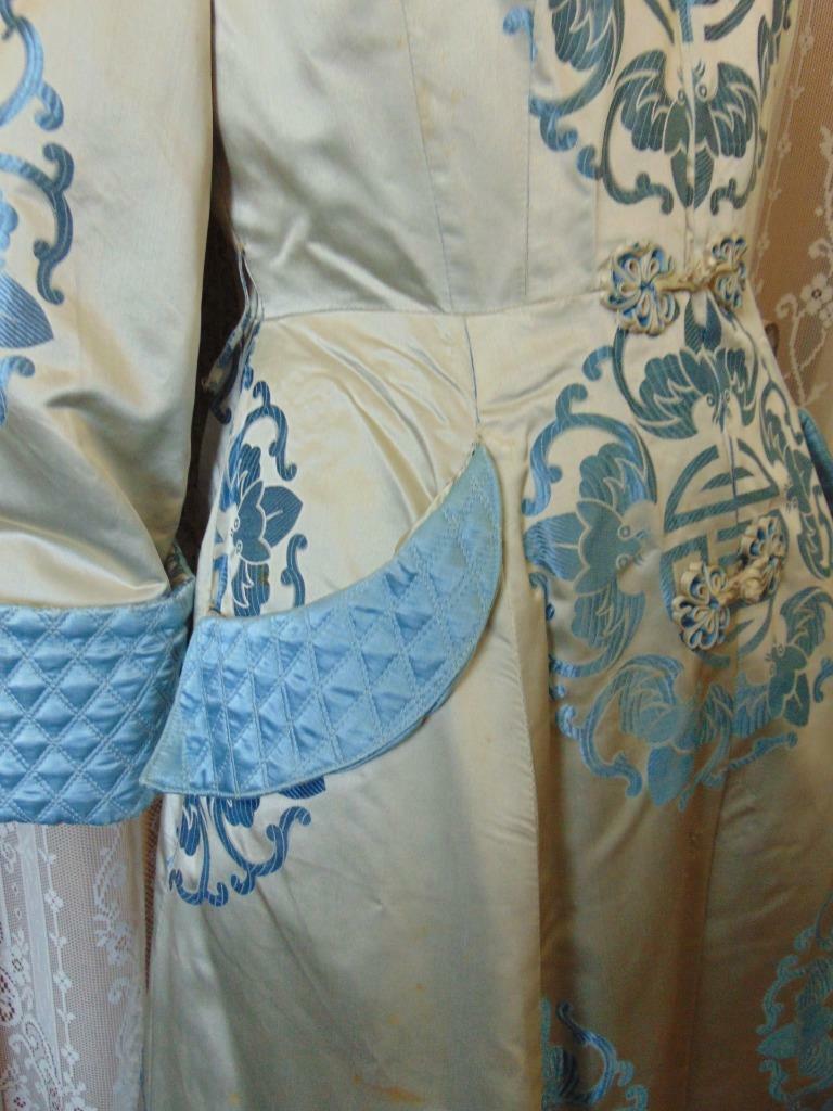 VTG 40s Ying Tai Co ORIENTAL FITTED SILK SATIN DRESSING GOWN ROBE W BATS 27W
