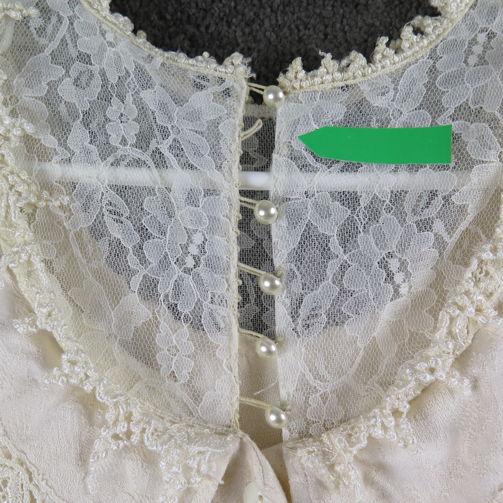 Vtg Cream Lace Dress Women’s size 5/6 Unbranded 80’s Soft Fabric Padded Shoulder