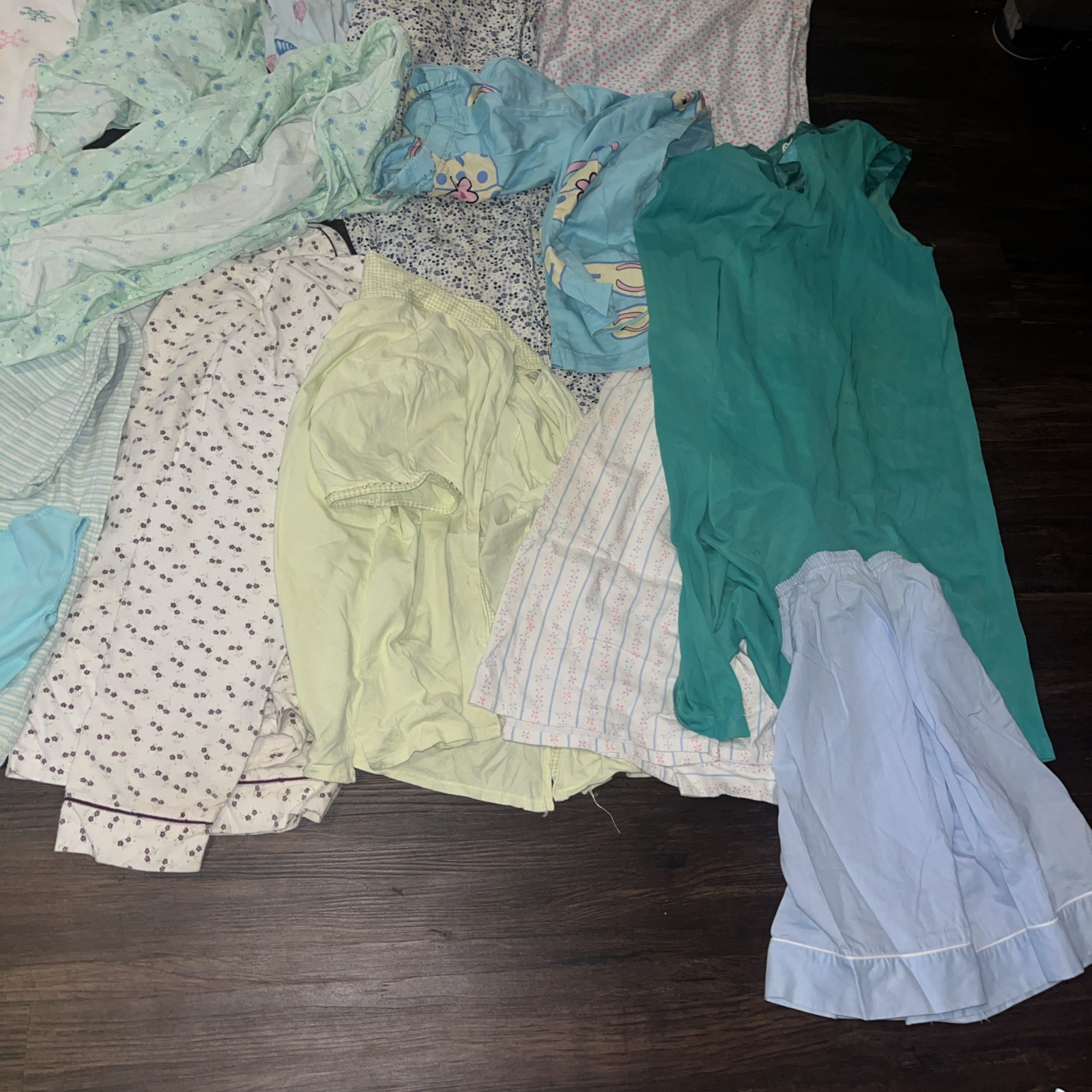 Vintage 90s/00s Women’s Sleepwear Nighties Tops, Bottoms Size S And M Lot Of 25