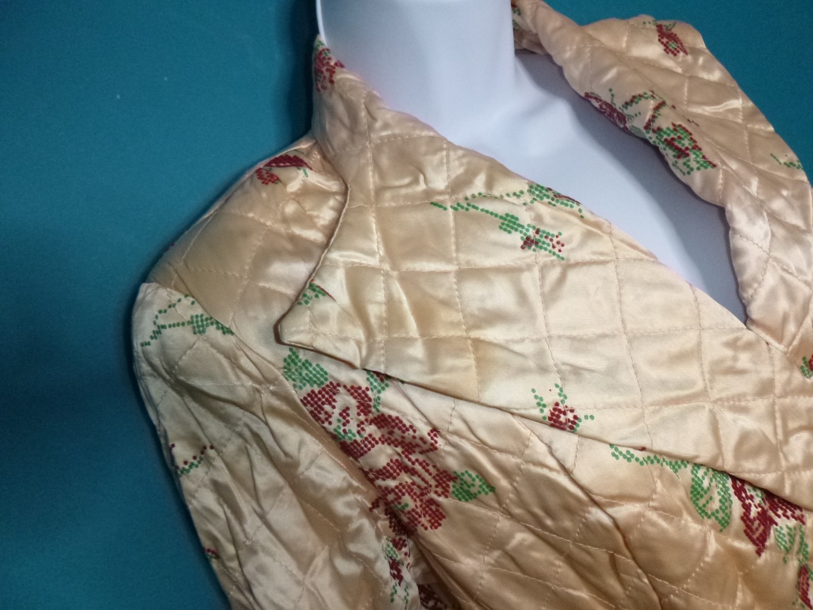 Vtg 1940s Dressing Gown / Robe Peach Quilted Satin FLOCKED Roses Wrap Style Sz M