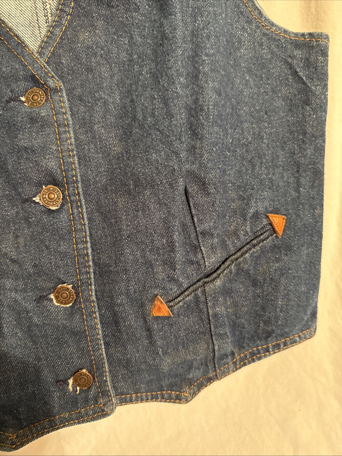 Women’s Vintage 70S 80S Levi’s Western Denim Vest model 76786 – 0214 Rigid USA