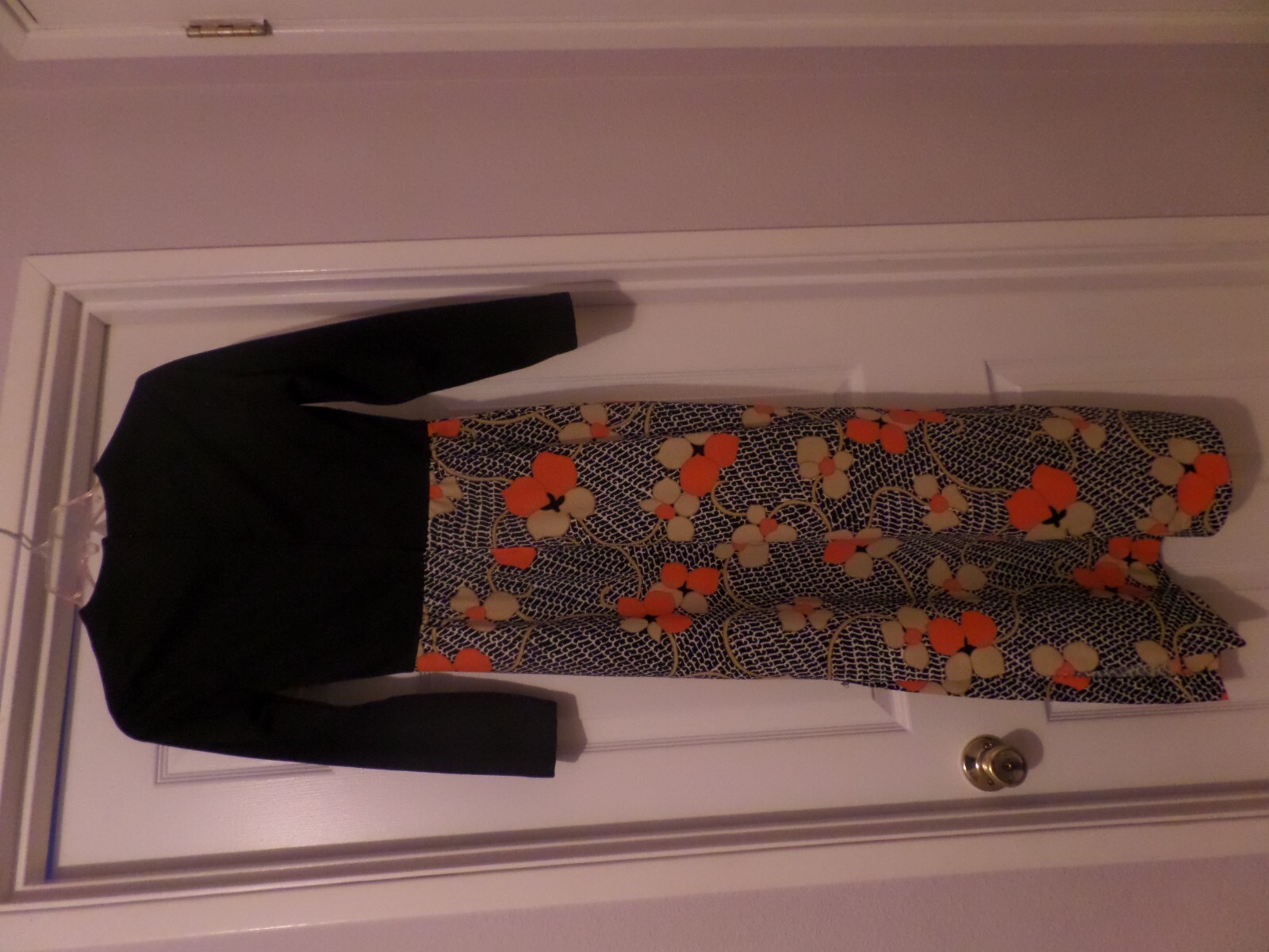 VINTAGE 1970’S BLACK/FLORAL DOUBLE KNIT MAXI DRESS BY „IT’S BETTER” SIZE 7
