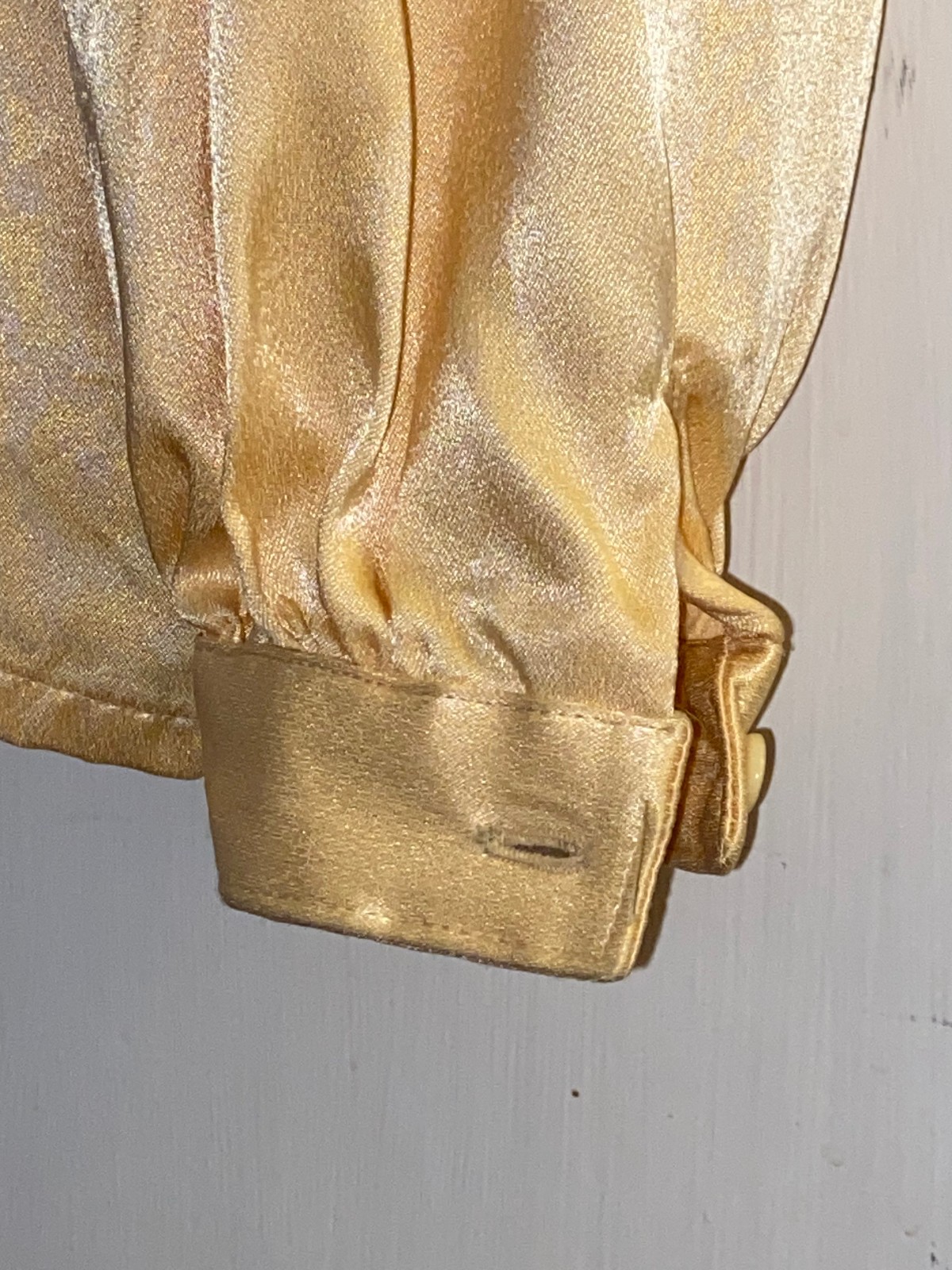 Vintage 1970s h.i.s Women’s Gold Buttercup Satin Blouse Sz MED w/Lace Accents