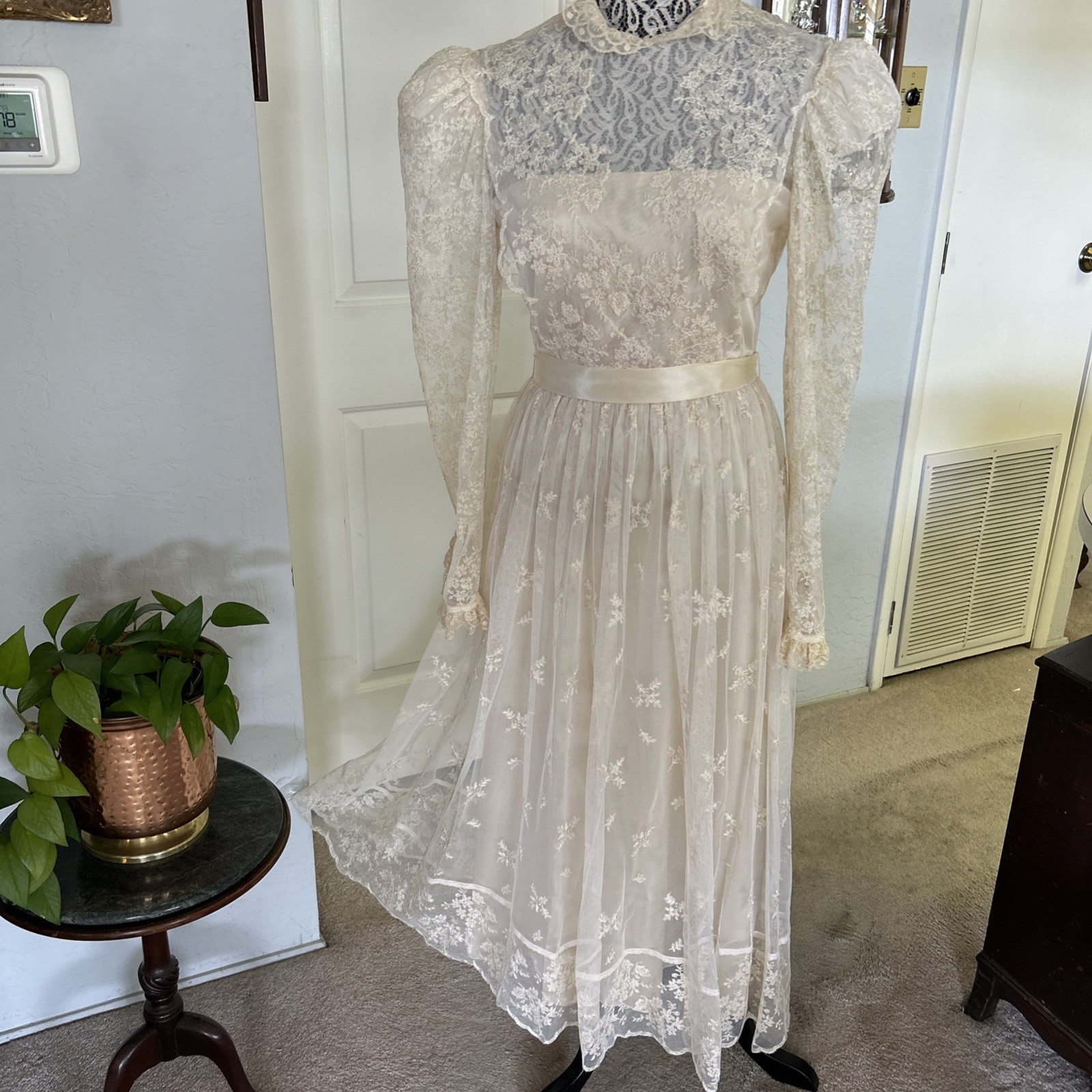 Vintage Victorian Ecru Wedding Dress Net Lace B-38” W-28” H-42”