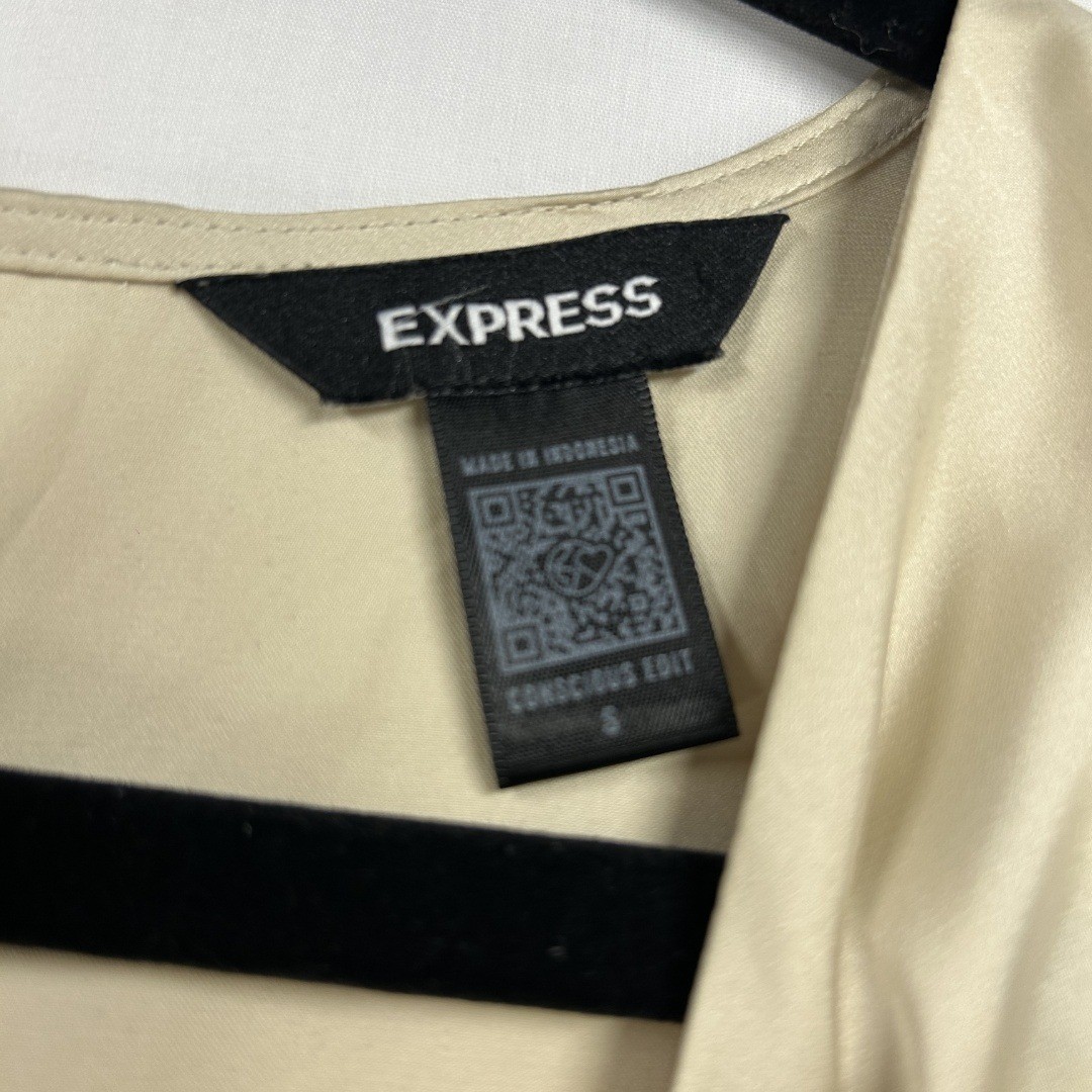 Express Vintage 2000S/ Y2K Woman’s Satin V-Neck Lace Blouse Small Creme