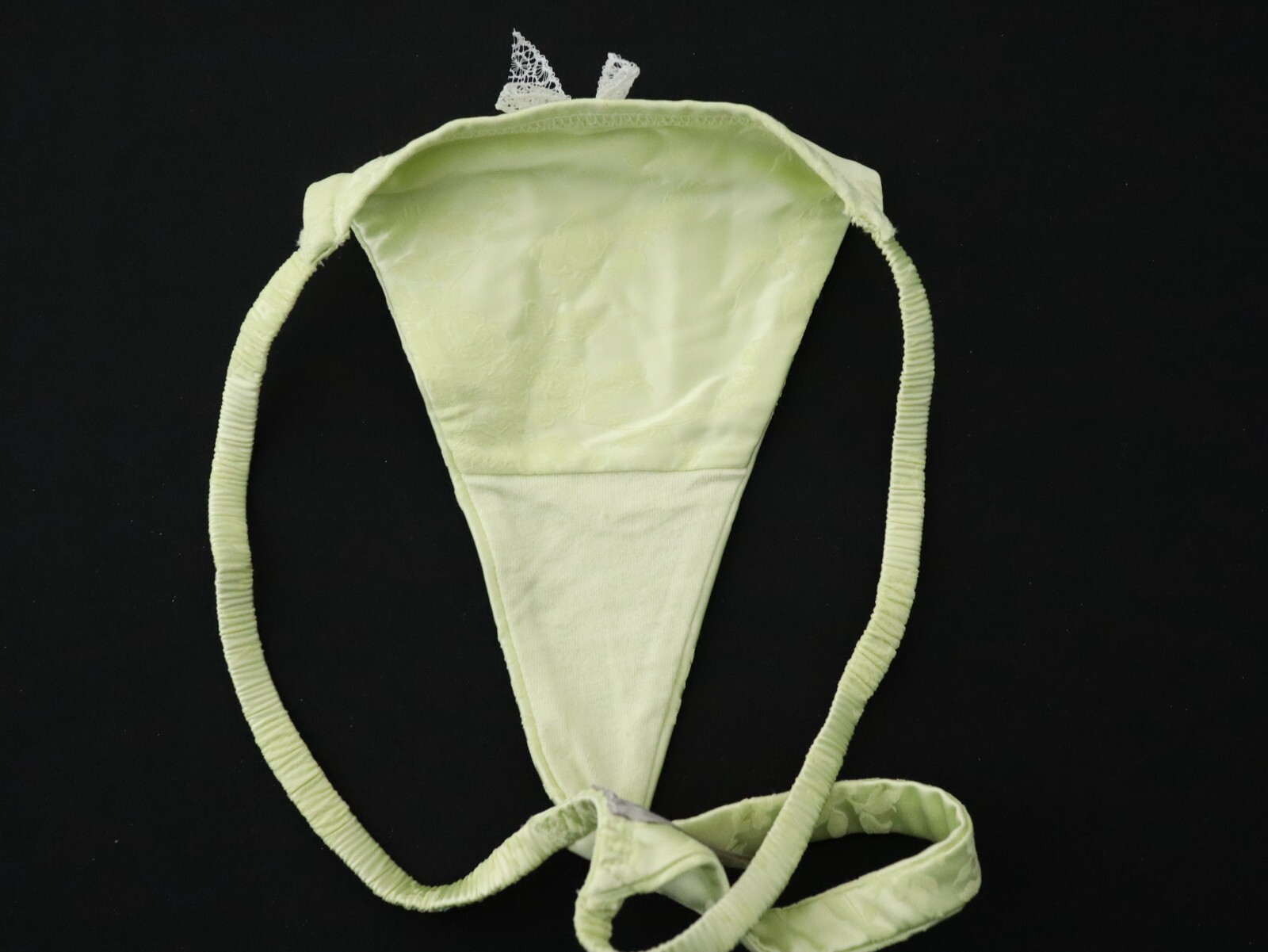 Vintage 2009 Victoria’s Secret Satin Floral V-String Thong Panties MEDIUM