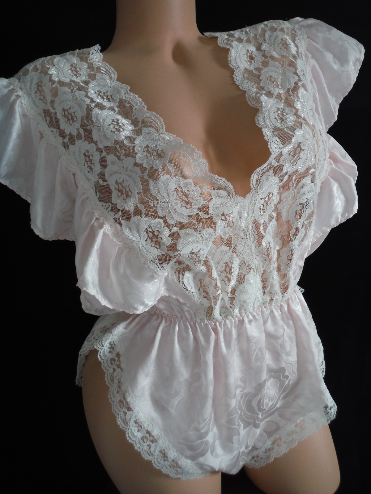 Gorgeous LILY of FRANCE Teddy Vintage New Pink w/lots of Lace Trim Sexy! Medium