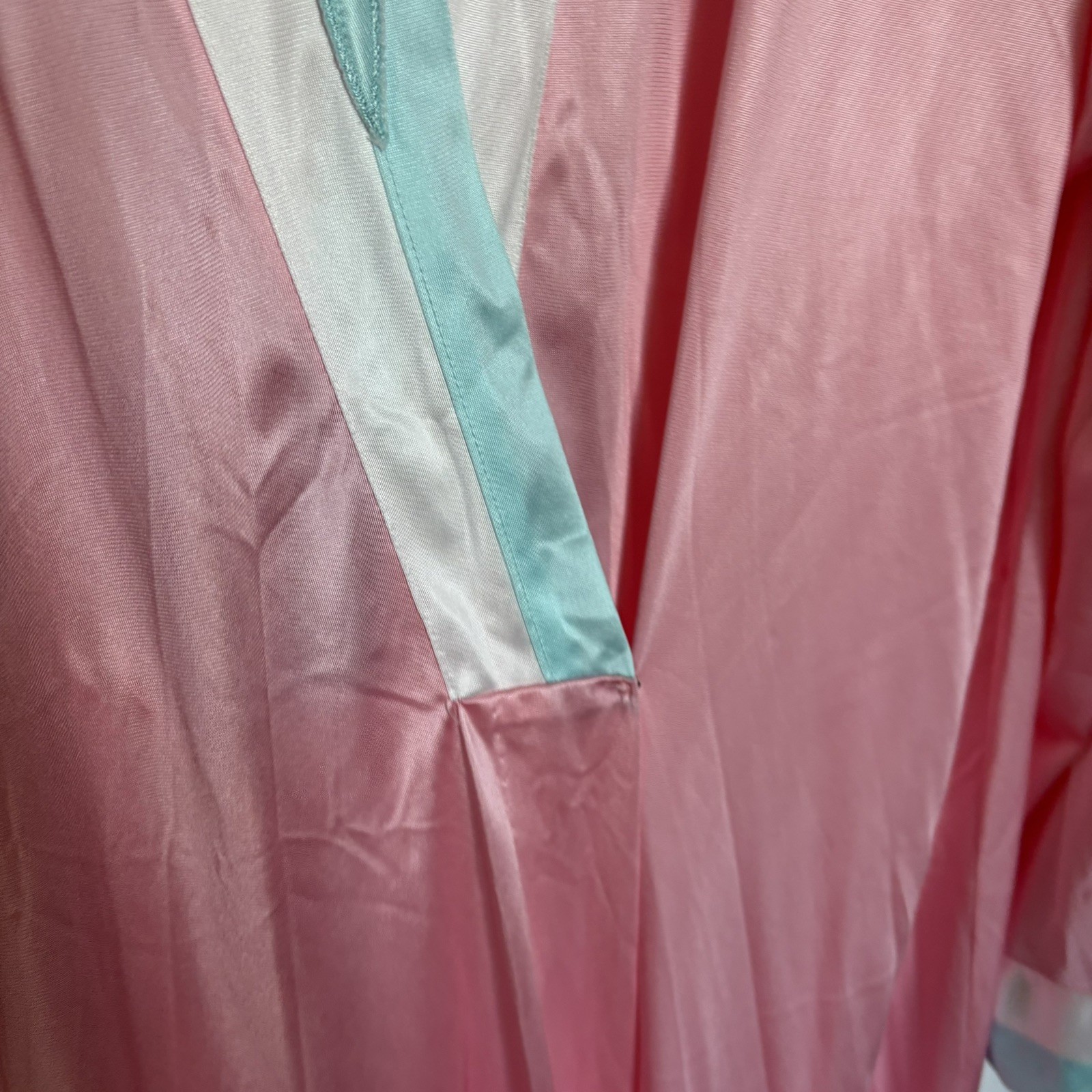Vanity Fair Robe M Cottage Core Romantic Feminine VTG 70s