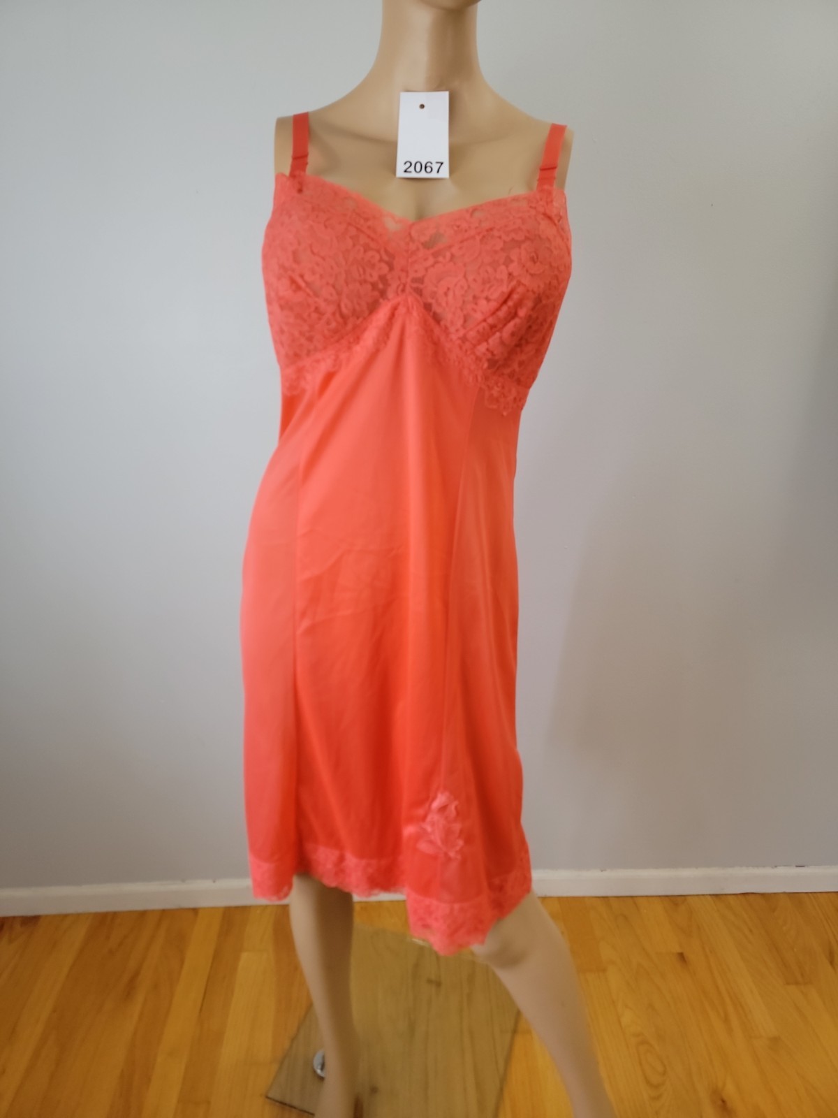 Vintage Charmode 100% Nylon Coral Full Slip Lace Detail Style 4572 Size 34