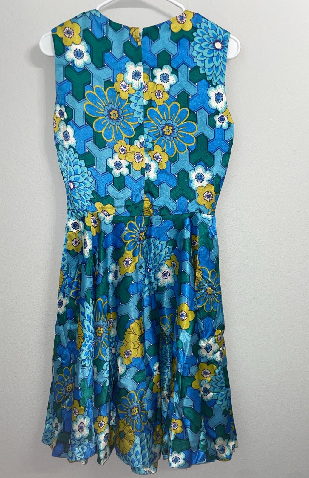 Vintage 1960s Elinor Blue Bright Floral Cocktail Party Dress Size 12