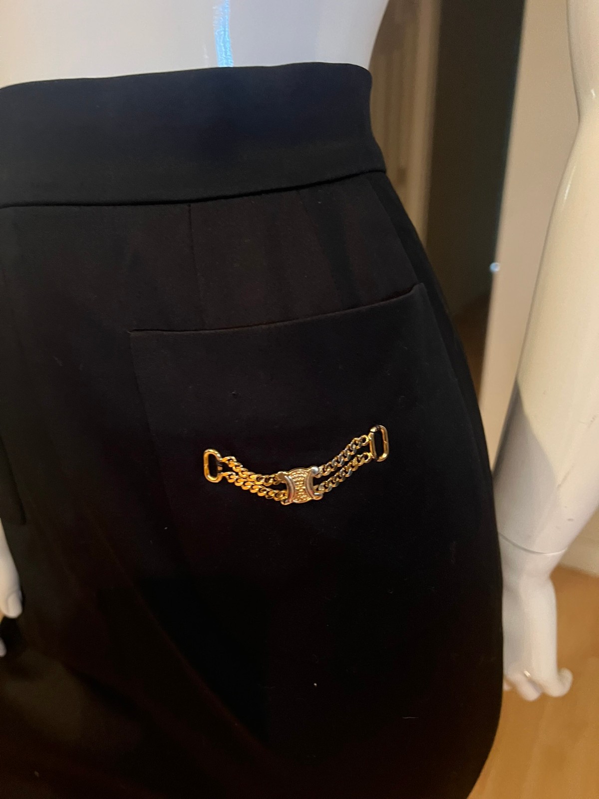 VINTAGE 80’S CHANEL BOUTIQUE WOOL PENCIL MIDI SKIRT SIZE 36 FR / 2-4 US RARE
