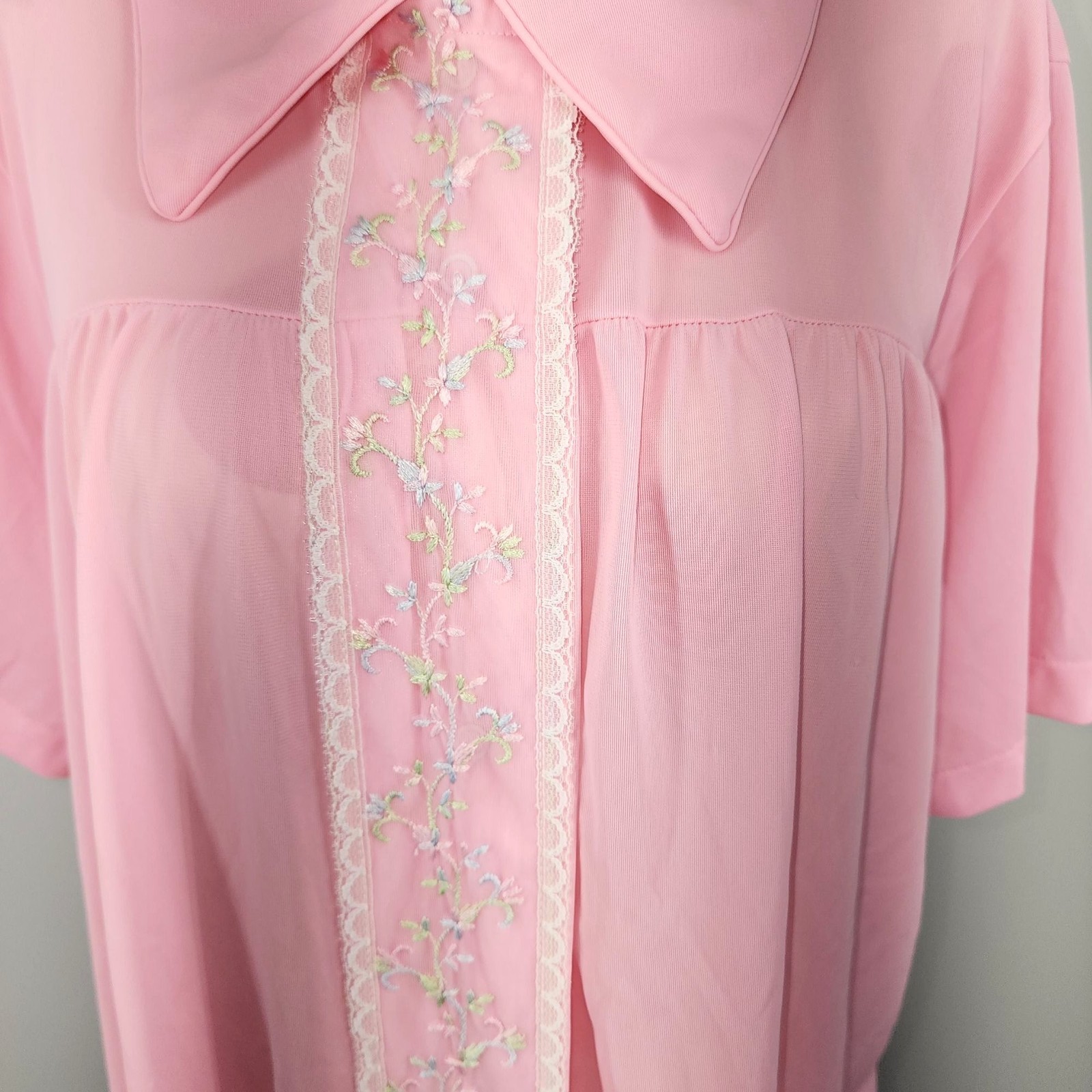 Vintage Women’s Katz Pink Embroidered Snap Front Robe House Coat Lrg Nylon PJ’s