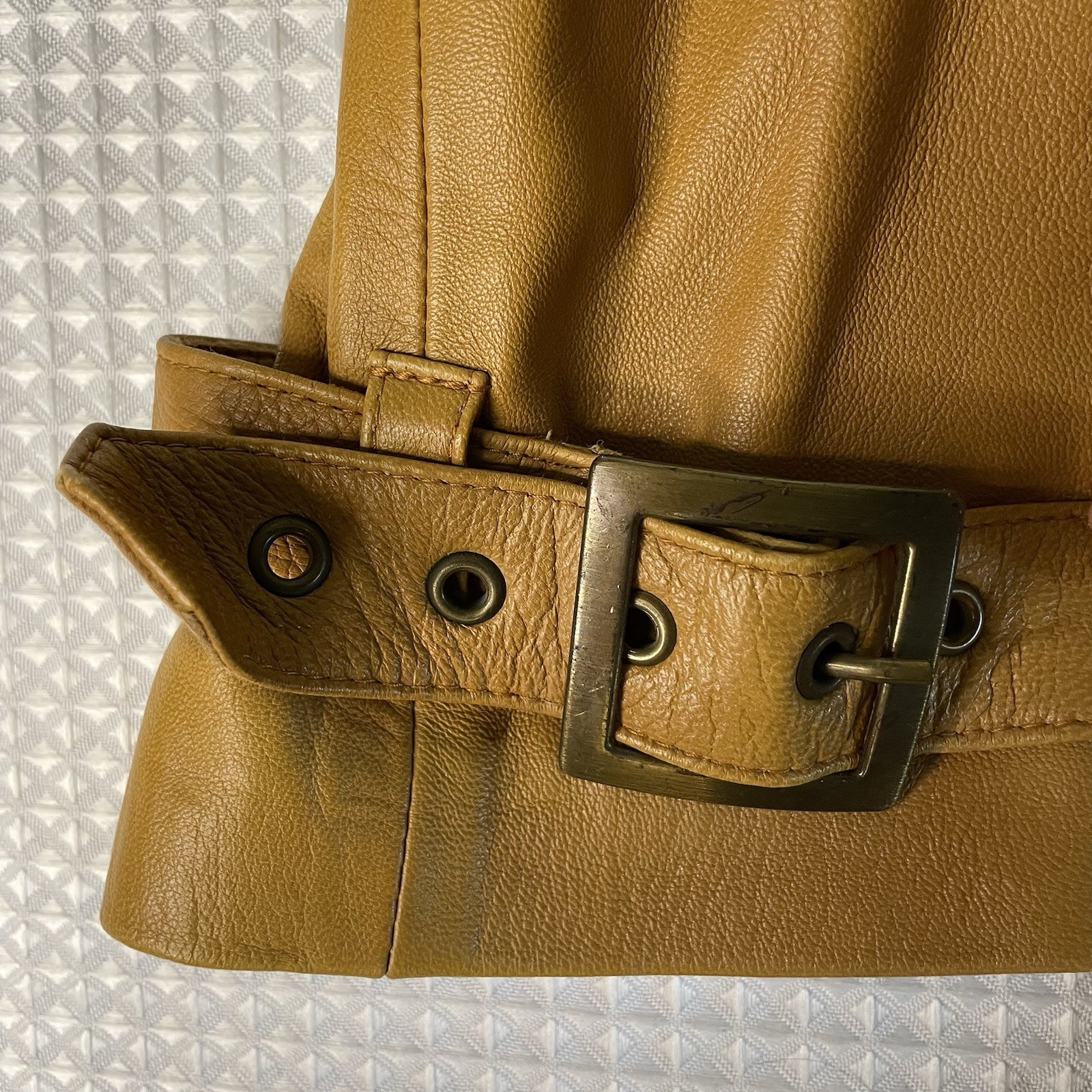 Vintage Joaquim Ruiz Barcelona Lambskin Leather Carmel Trench Coat Size EU 48