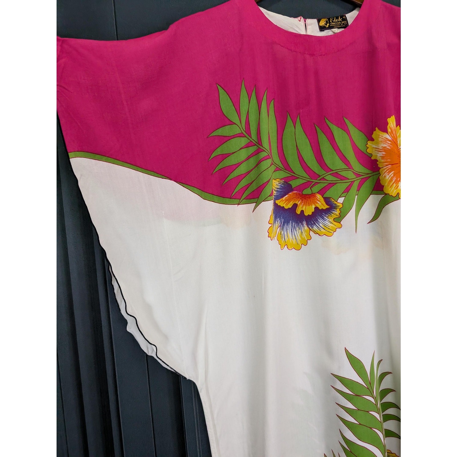Vtg Indonesian Batik Caftan Pink Floral Flower Print Hippie Maxi Dress Muumuu