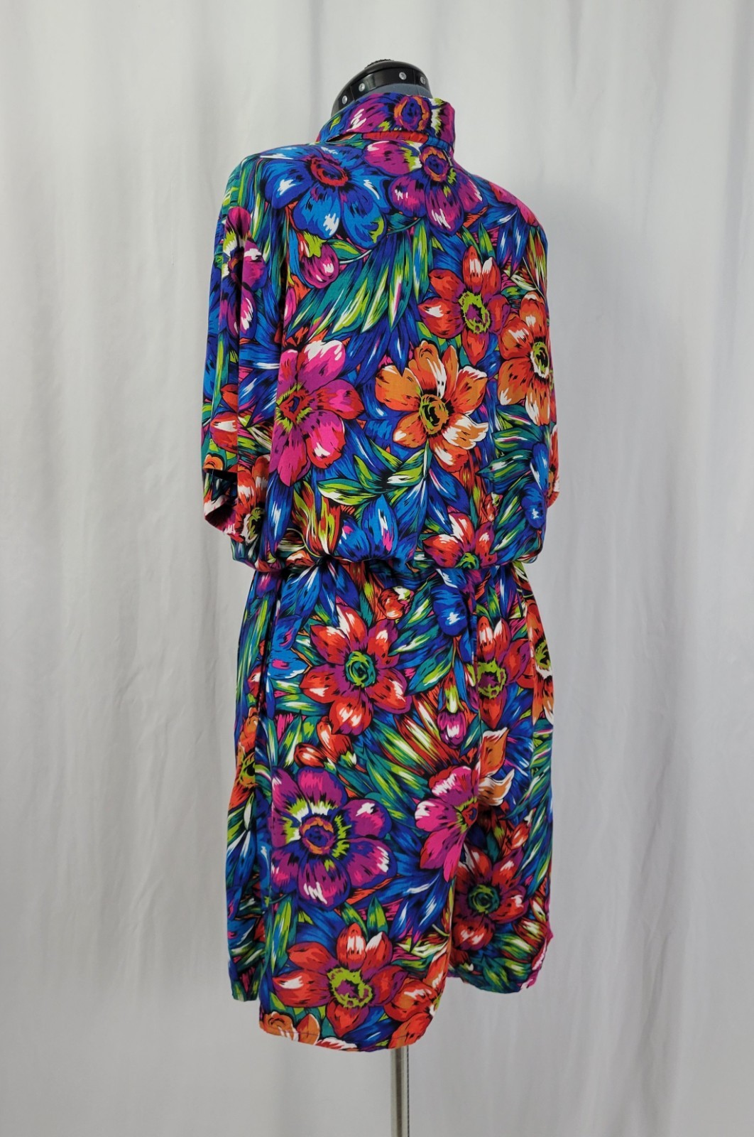 Vintage Grand Nouveau Bright Floral Top & Pleated High Waisted Shorts Size Large