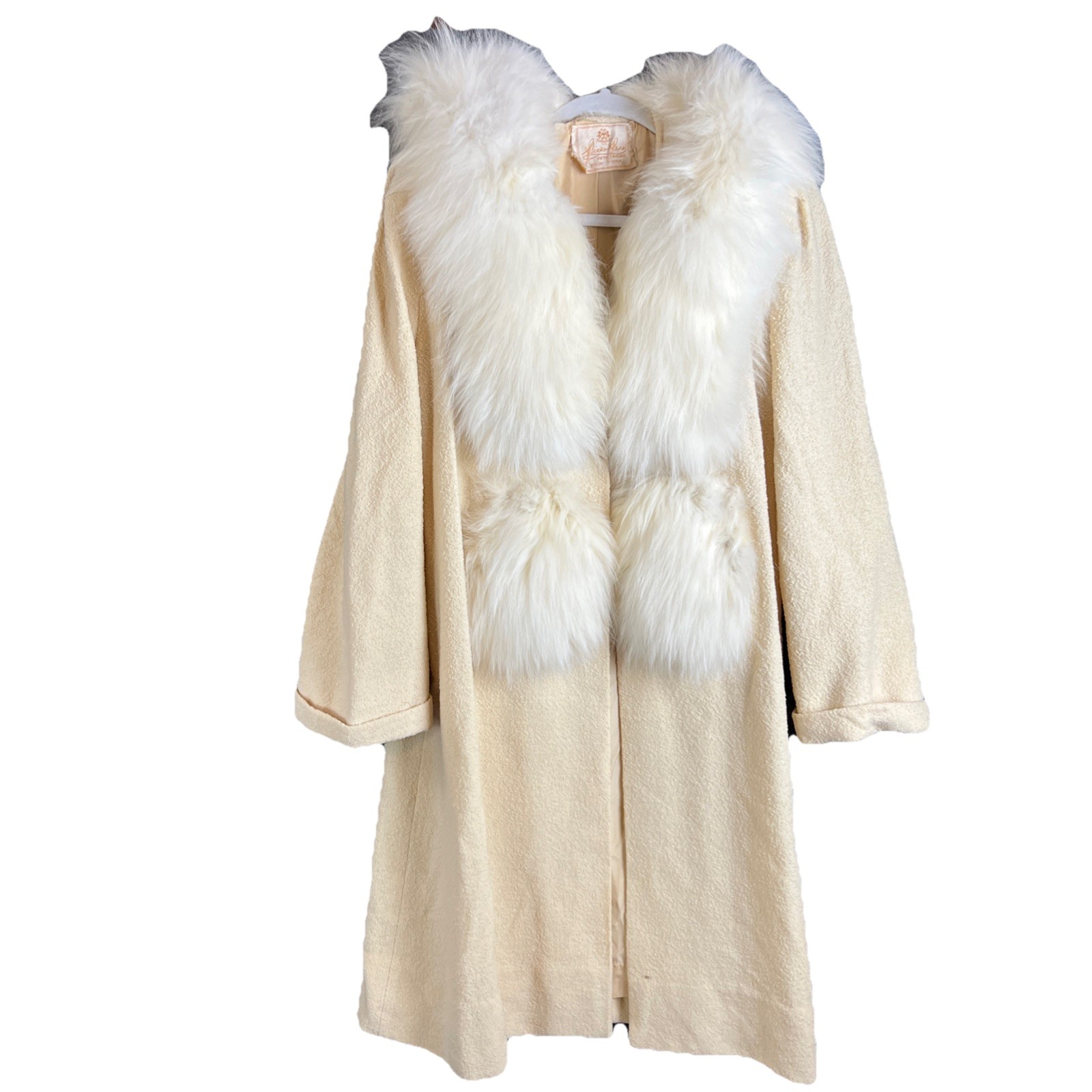 Vintage 1950s Peck and Peck* Fifth Avenue cream wool coat, Fox Fur collar, READ