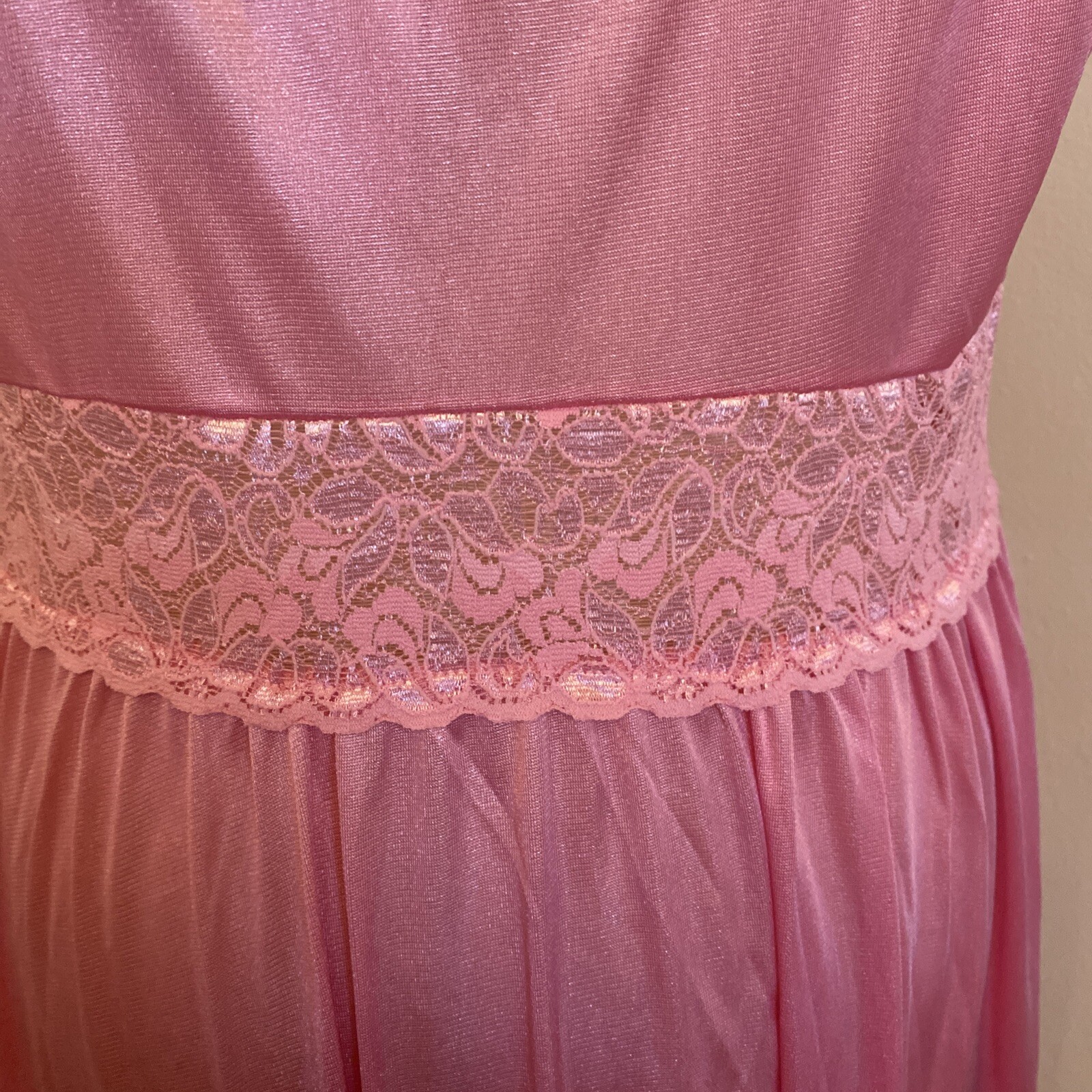 Vtg. Amoureuse Peignoir Set Pink Nightgown/Robe Size Medium Nylon