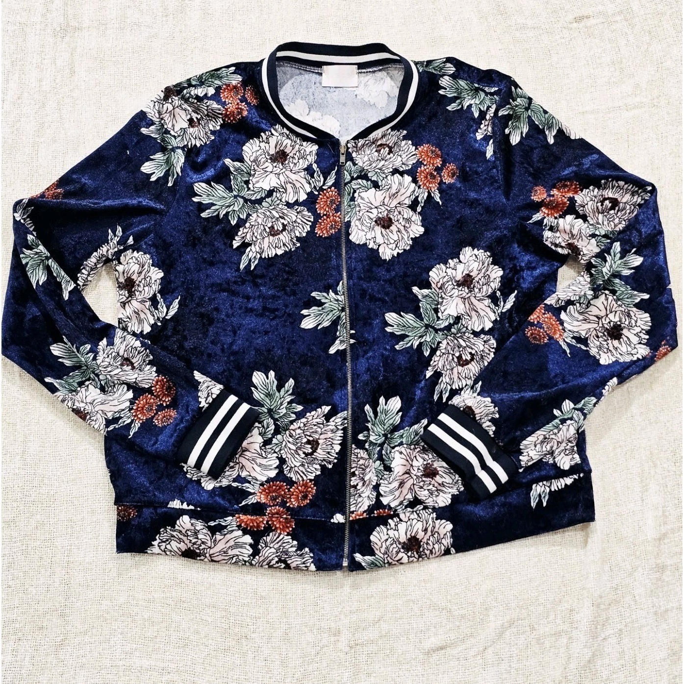 Karlie Women’s Large Wildflower Crushed Velvet Lightweight Zip Up Streetwear