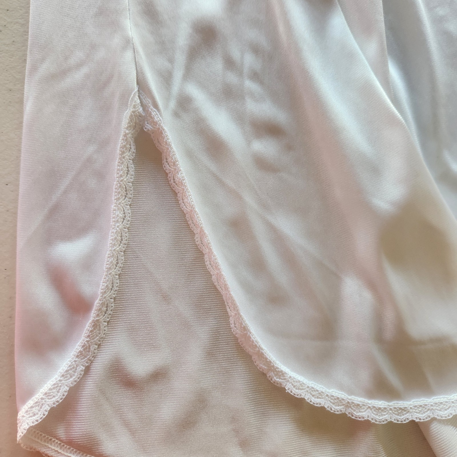 Vassarette Half Slip Size 20 L White Nylon Lace Trim Vintage Style 19″ Length