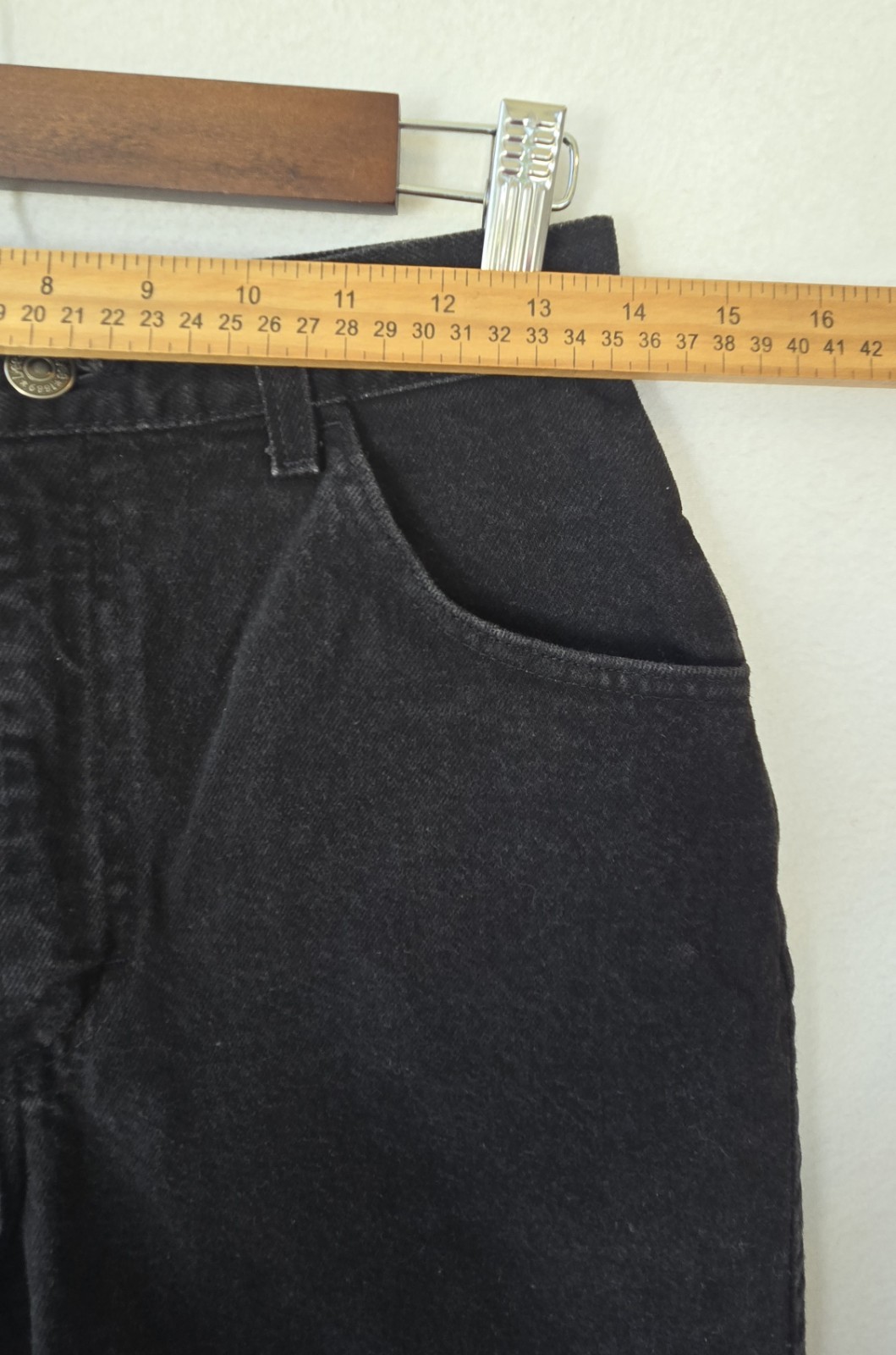 Vtg Lee Black Wash Mom High Waisted Long Shorts Womens Sz. 12 Med Fits Sz 8