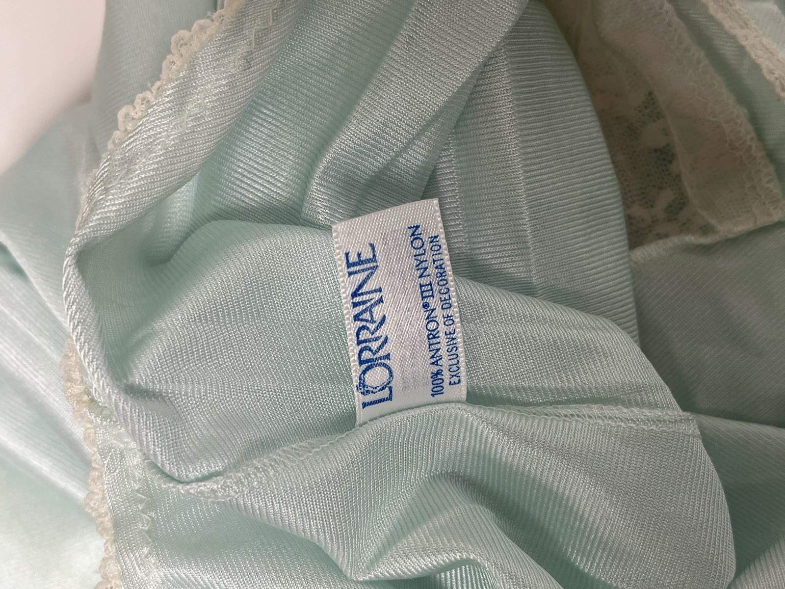VTG LORRAINE Nightgown Medium Mint Green Nylon Lace Flower Tulip Pearl Buttons