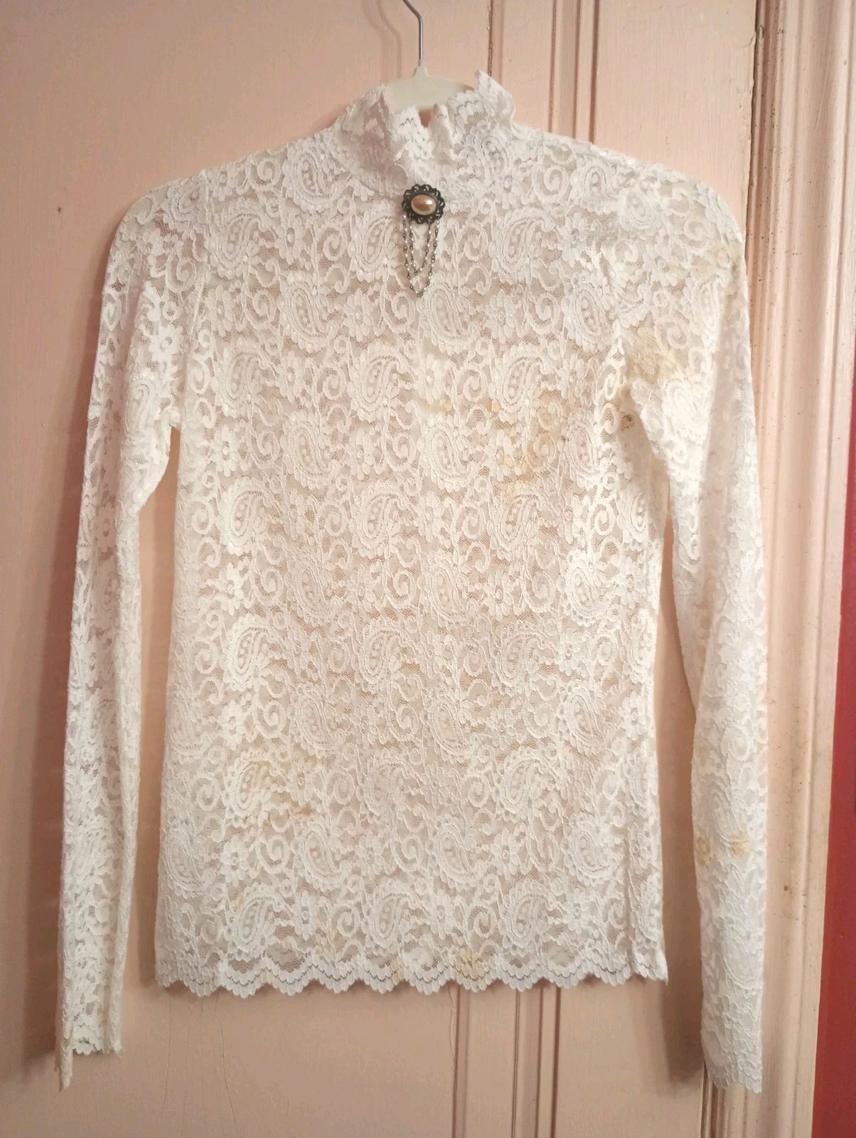 FASHION N Y ll VICTORIAN-EDWARDIAN White Lace Blouse Top SIZE M With Brooch