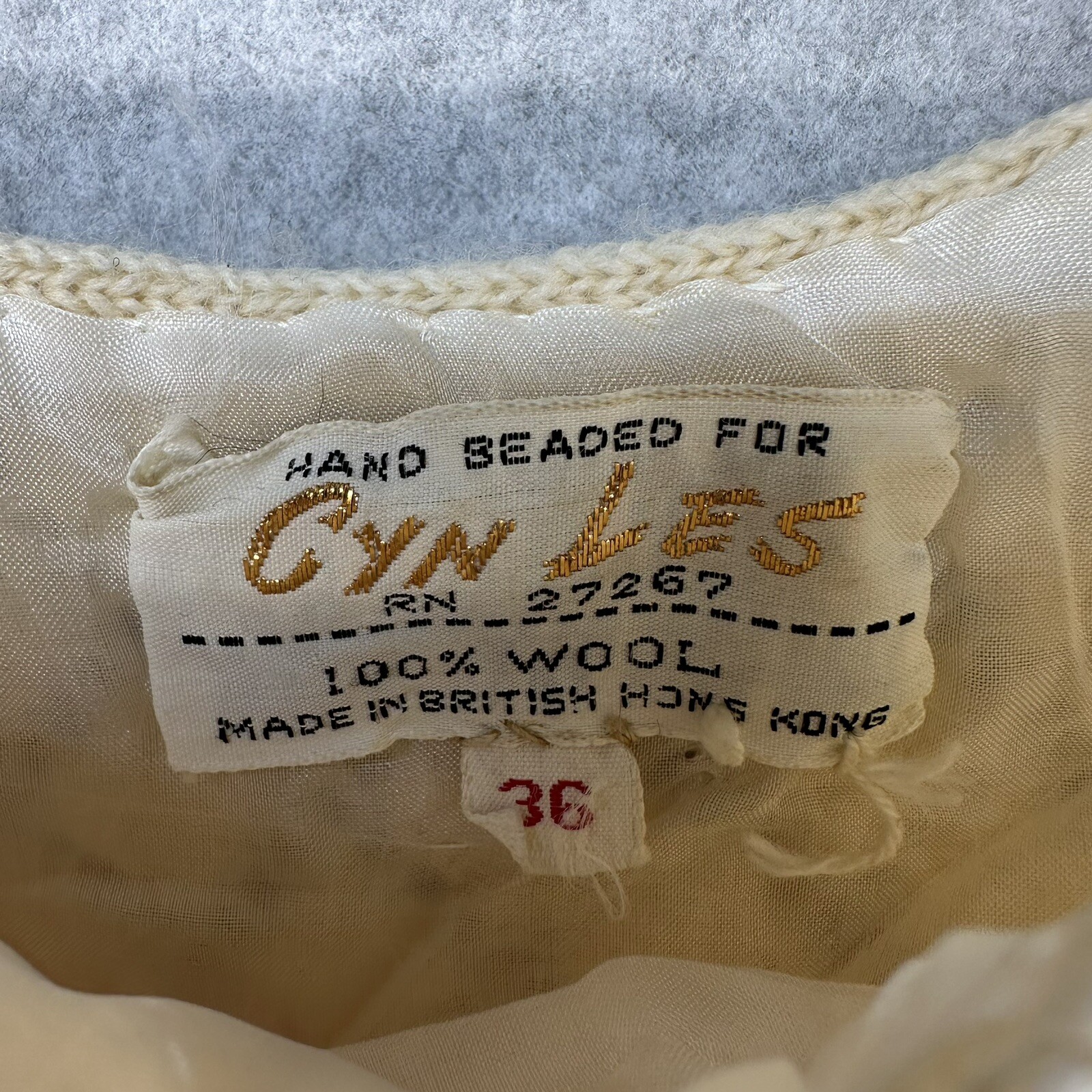 Vintage Cyn Les Womens Blouse Top Shell 100% Wool Size 36 Cream Beaded Gorgeous!