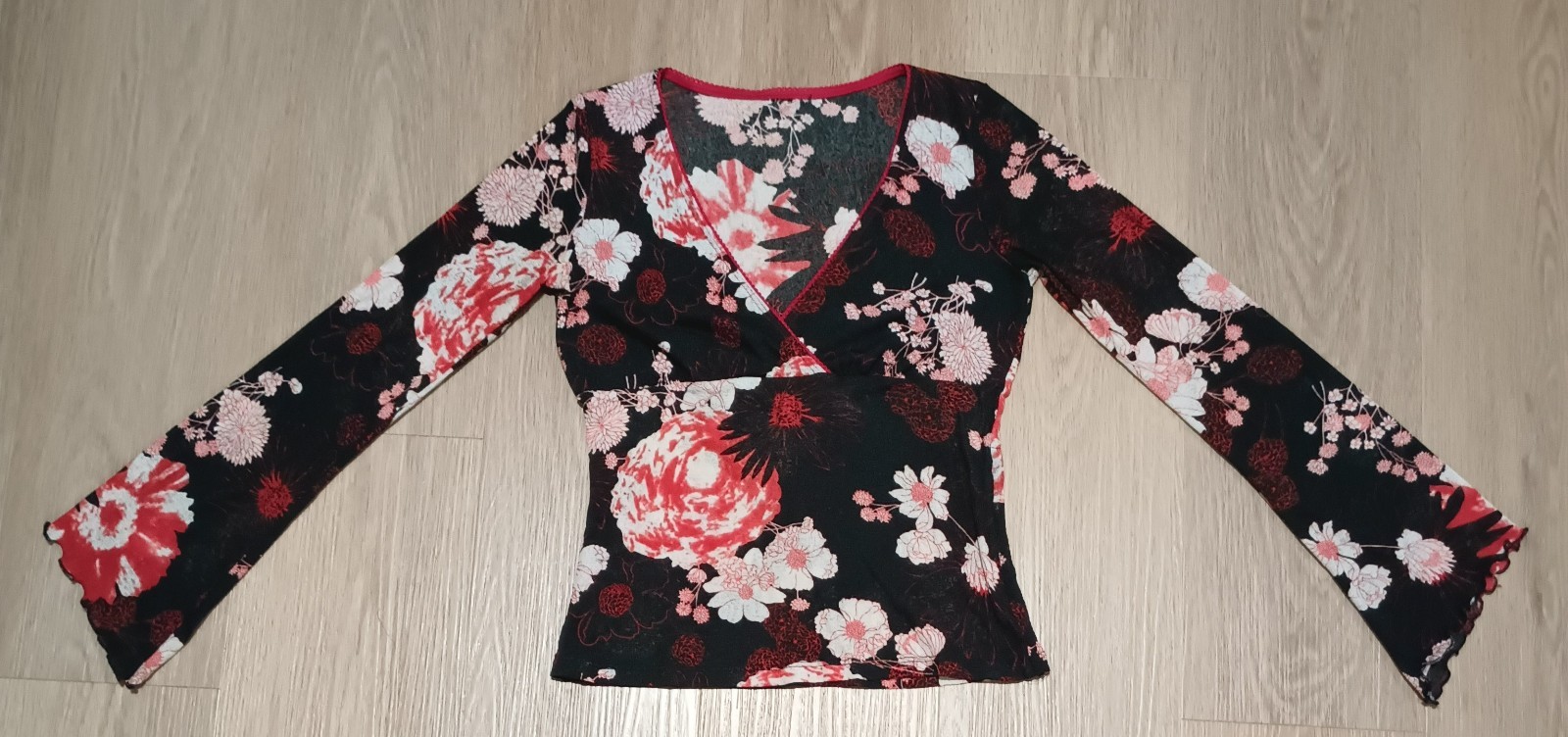 Vtg 90s Stretchy Asian Motif Floral Paint Artsy Surplice Wrap Trumpet Slv Top XS