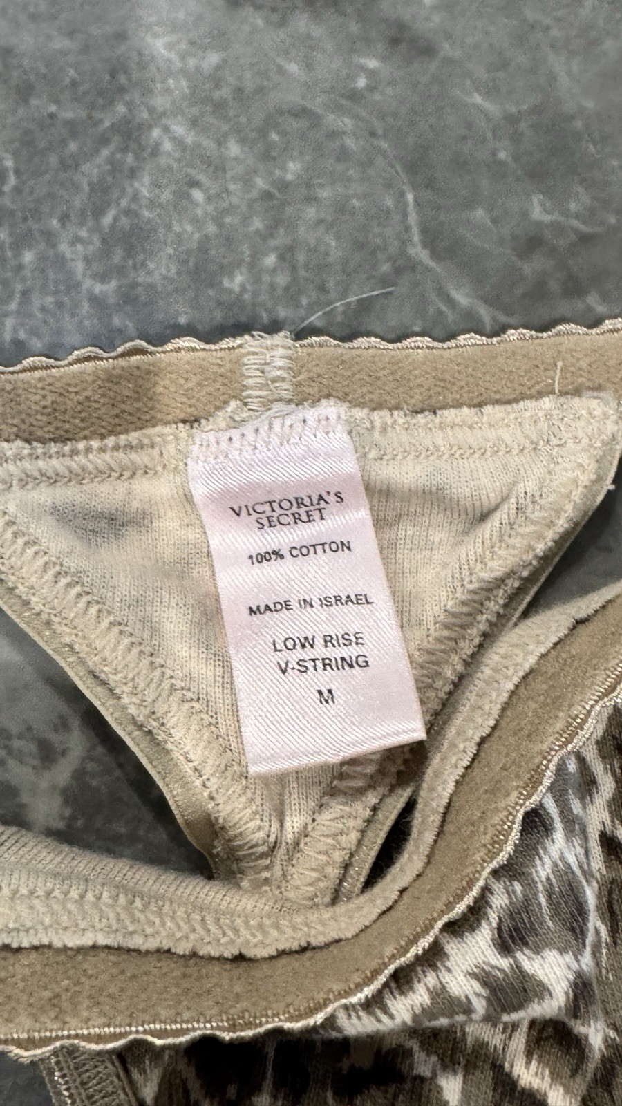 Vintage 2004 Victoria Secret leopard Thong panties sz M 100% Cotton Y2K V-string