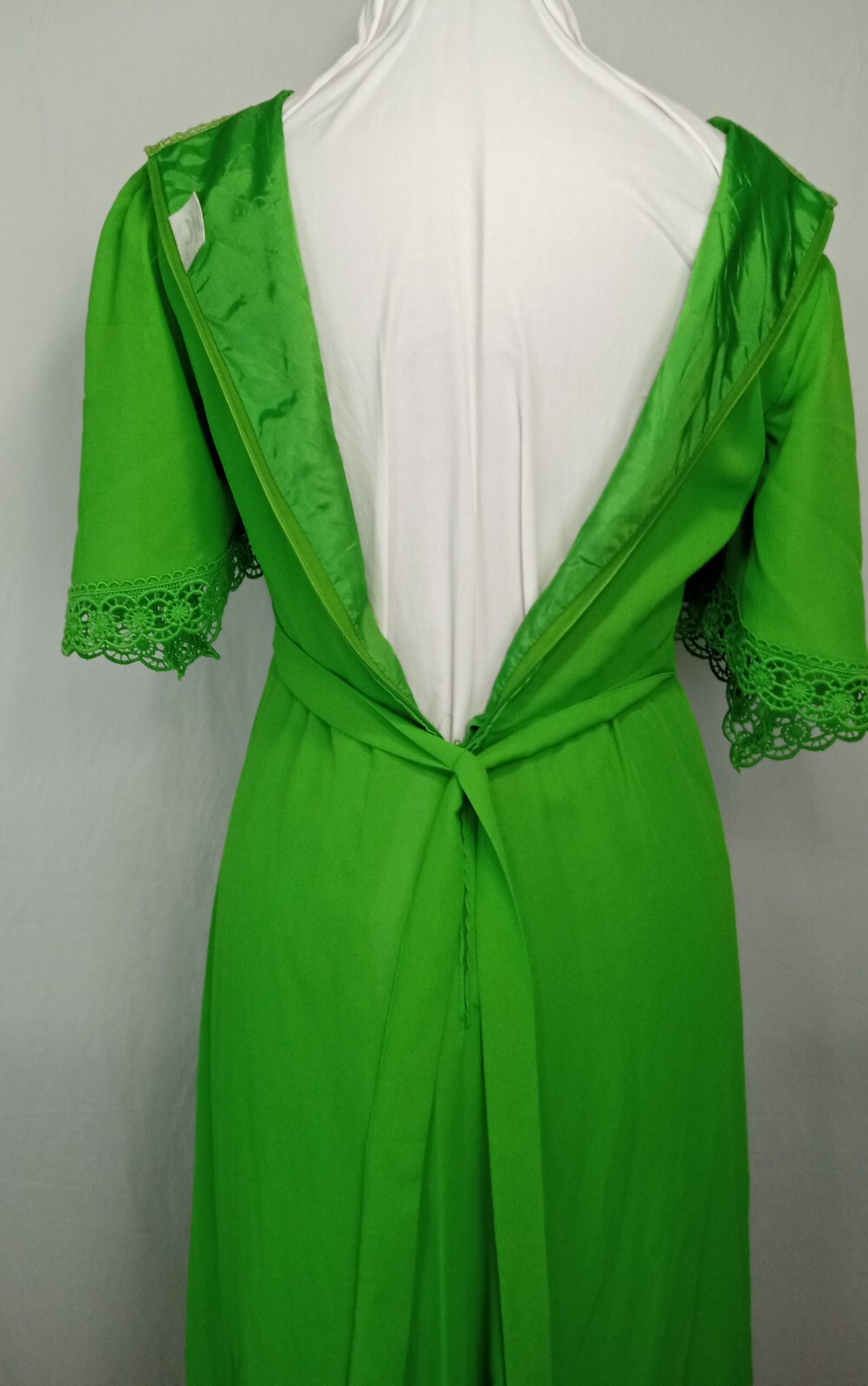 German Vintage 1970’s Women’s Green Evening Soiree Long Tall Dress 12