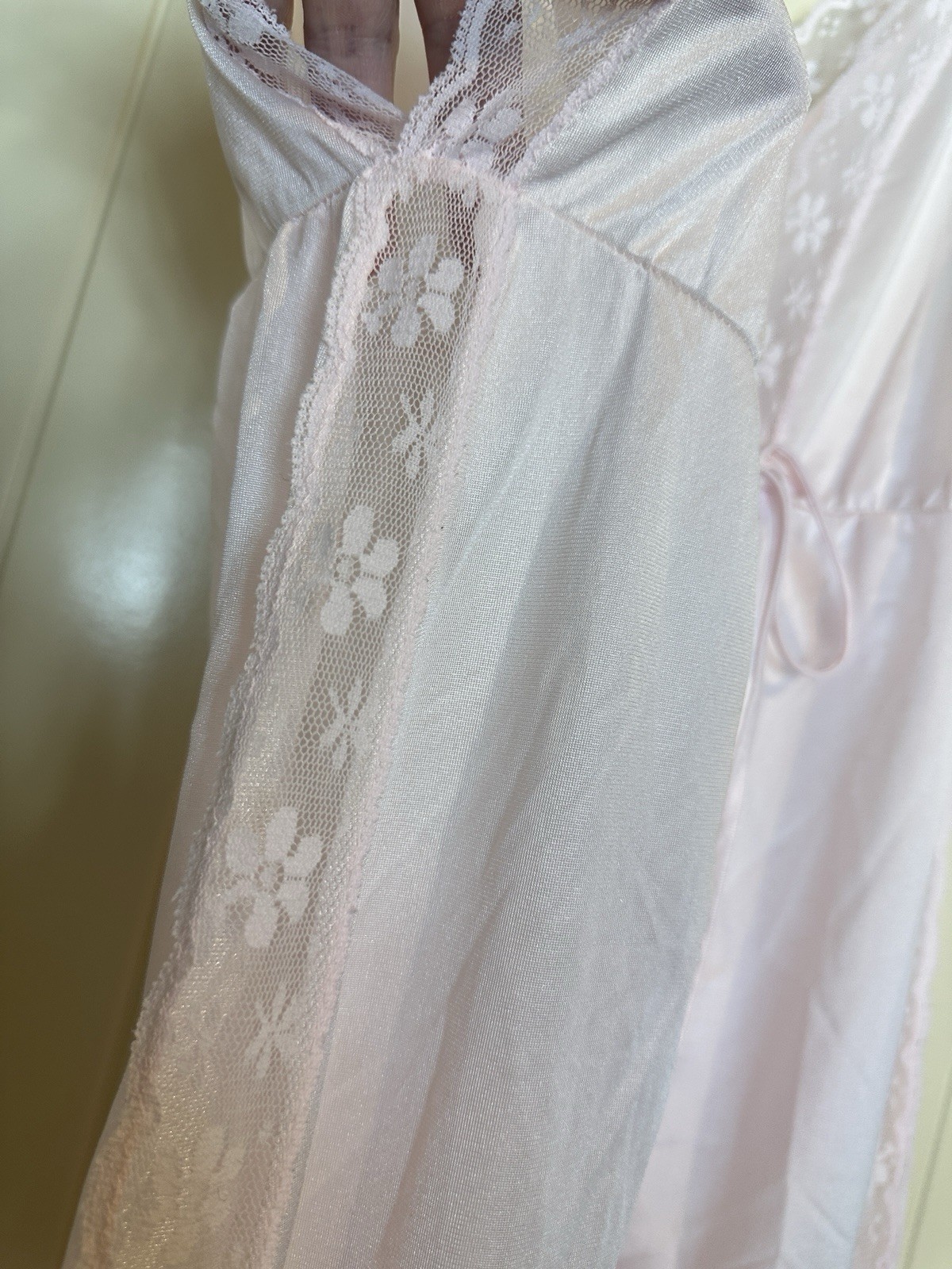 VTG CHIC LINGERIE pink W/ LACE TRIM sheer SIDES NYLON LONG NIGHTGOWN SZ Med