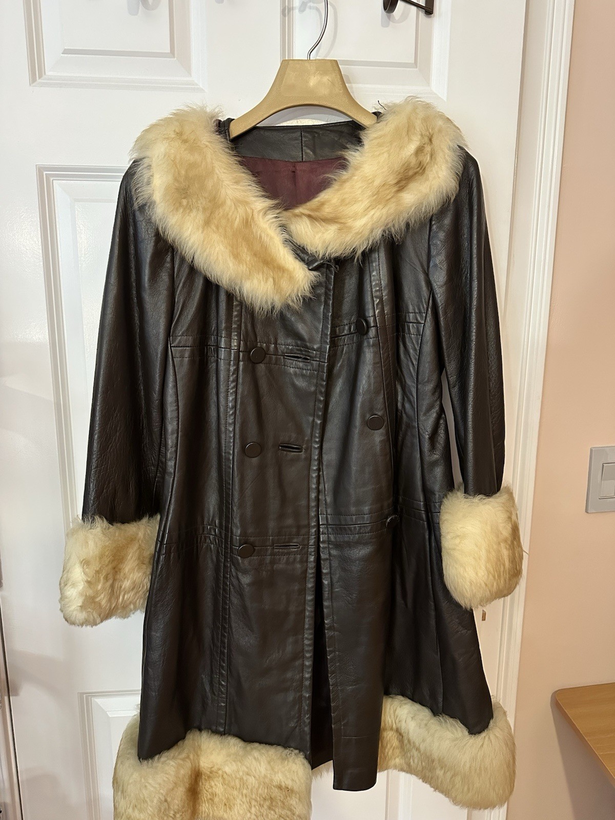 Vintage Brown Leather with Fox Collar Made by Howard’s Leather Coat Size 10