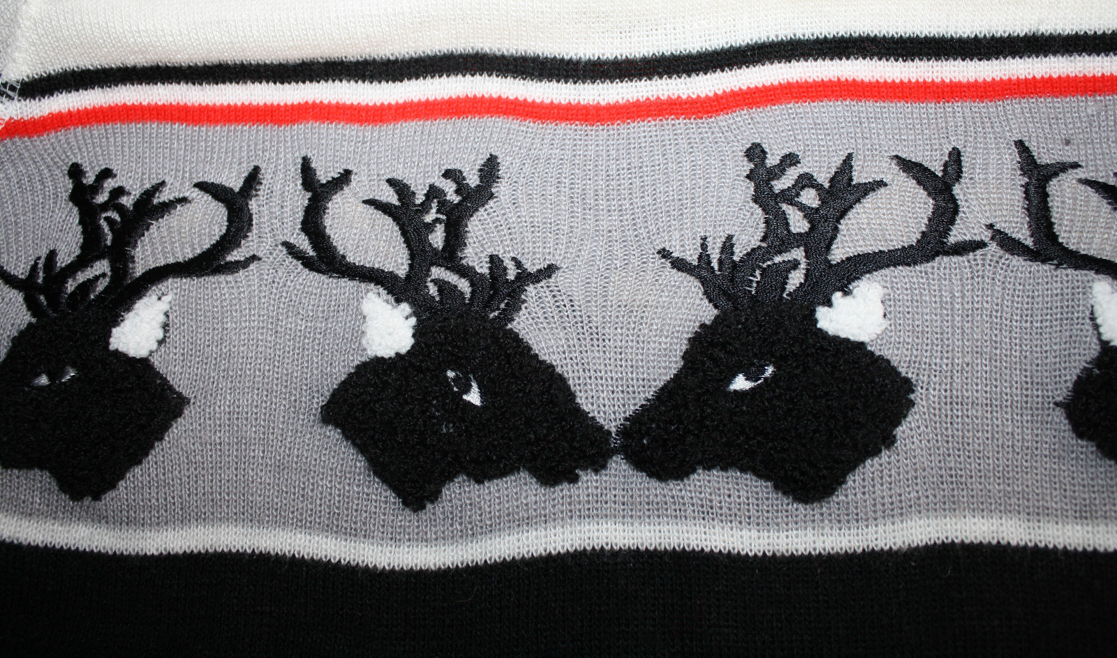 VINTAGE Elk Reindeer Deer Intarsia LS Ski Sweater S Acrylic Cyn Les Shirlee