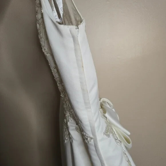 Moda Bella Vintage Off White Embroidered Gold Wedding Dress Gown with Train