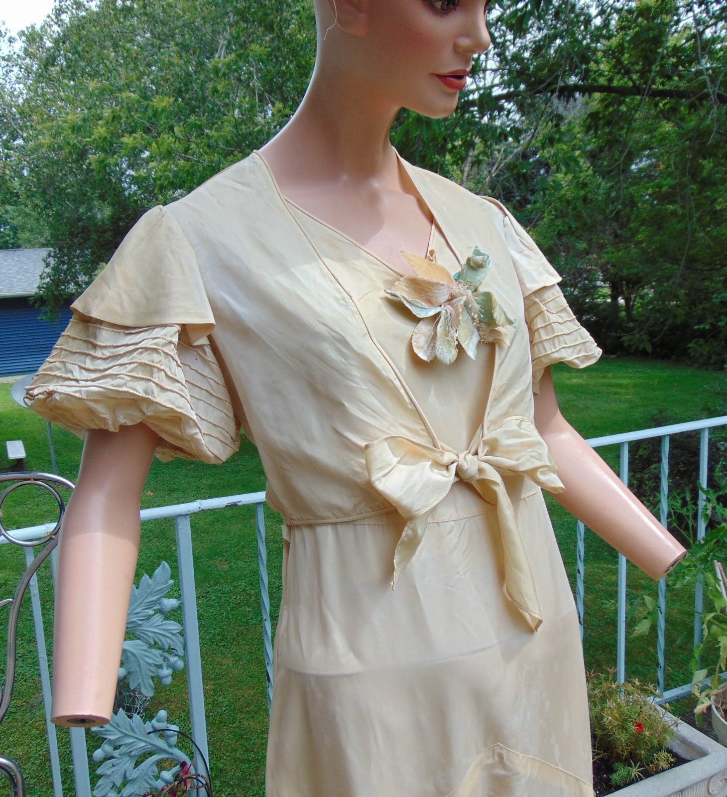 VTG 1930s Silk Taffeta Dress & Puff Sleeve Top Old Velvet Flowers AS IS