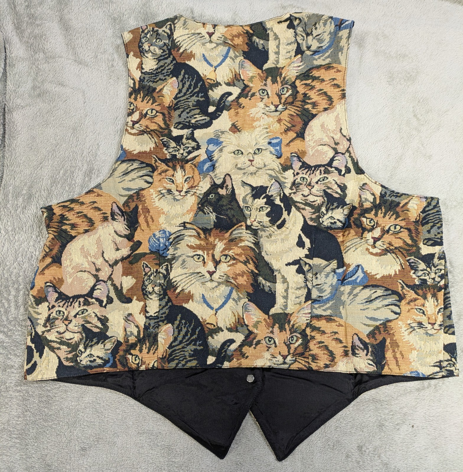 Vintage Nadia Embroidered KITTY CATS Tapestry Women’s XL Grandmacore Vest NEW v2