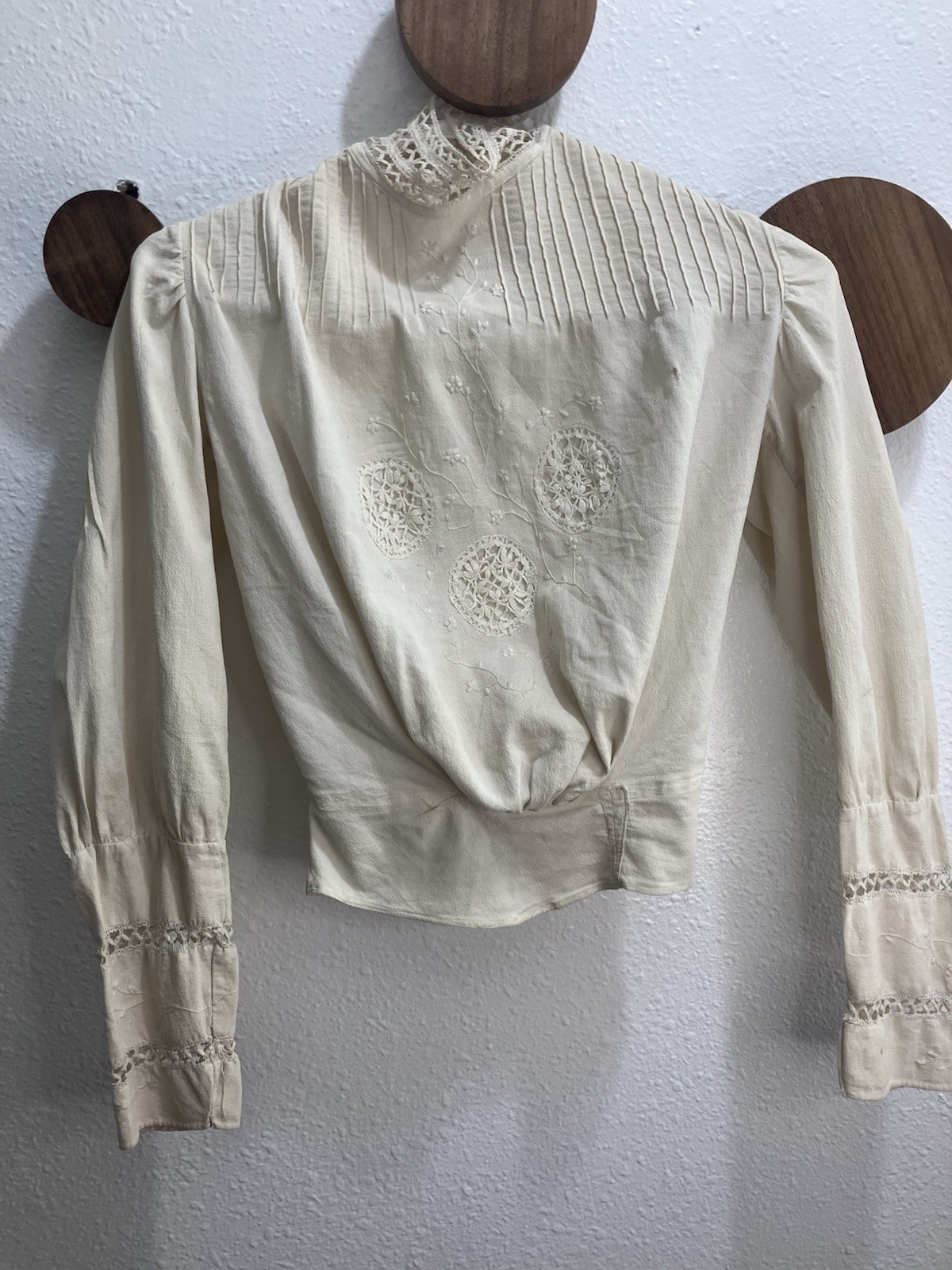 VTG ANTIQUE 1900’s Victorian Edwardian High Neck PinTuck Eyelet Lace Appliqués